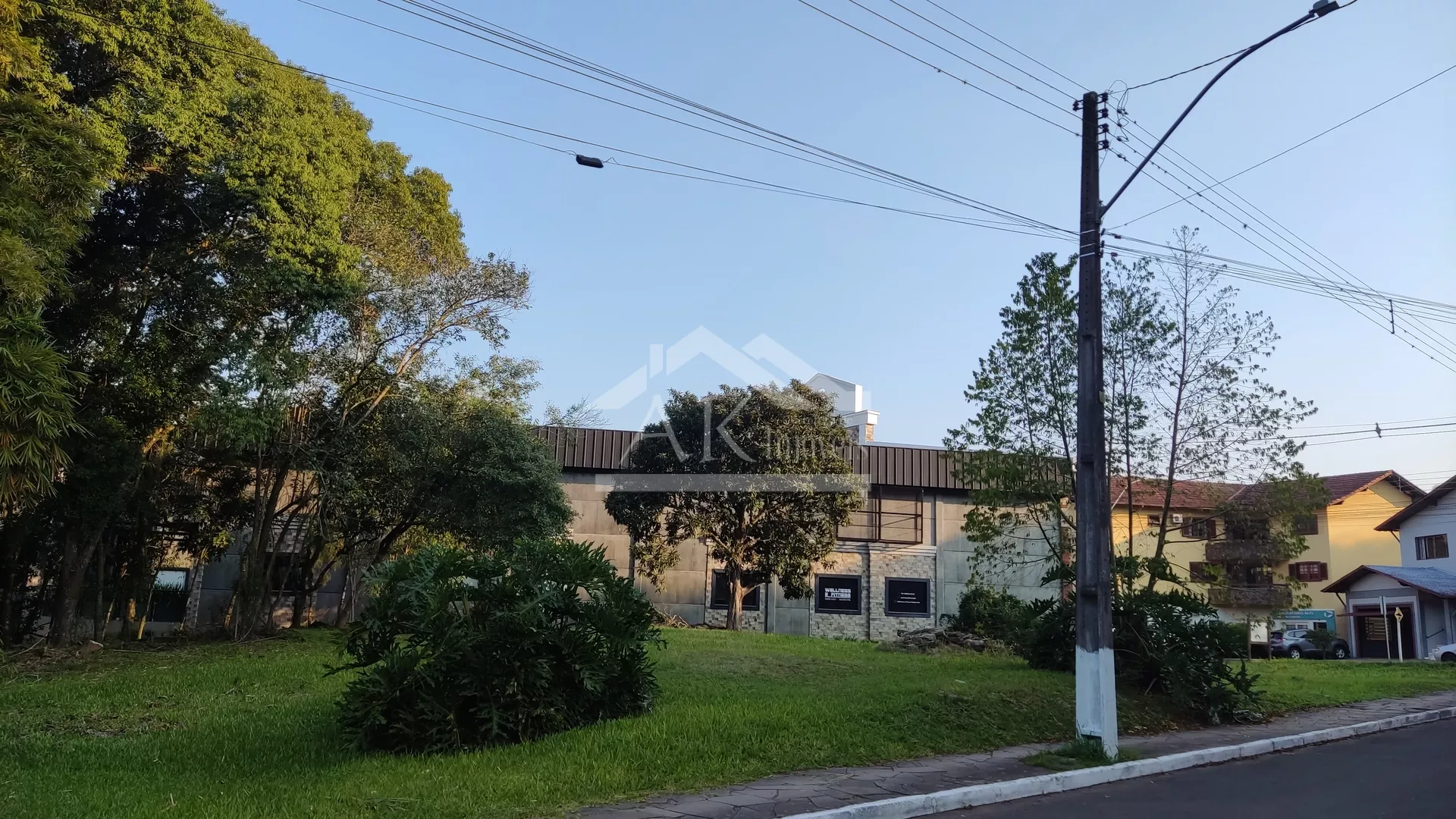 Amplo terreno de esquina à venda no centro de Picada Café, na Serra Gaúcha