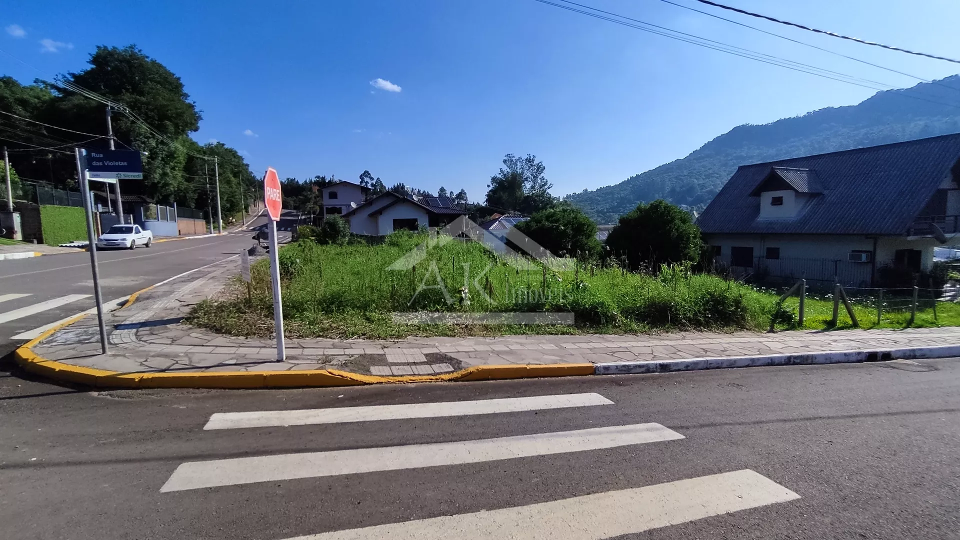Terreno de esquina à venda no centro de Picada Café, na Serra Gaúcha