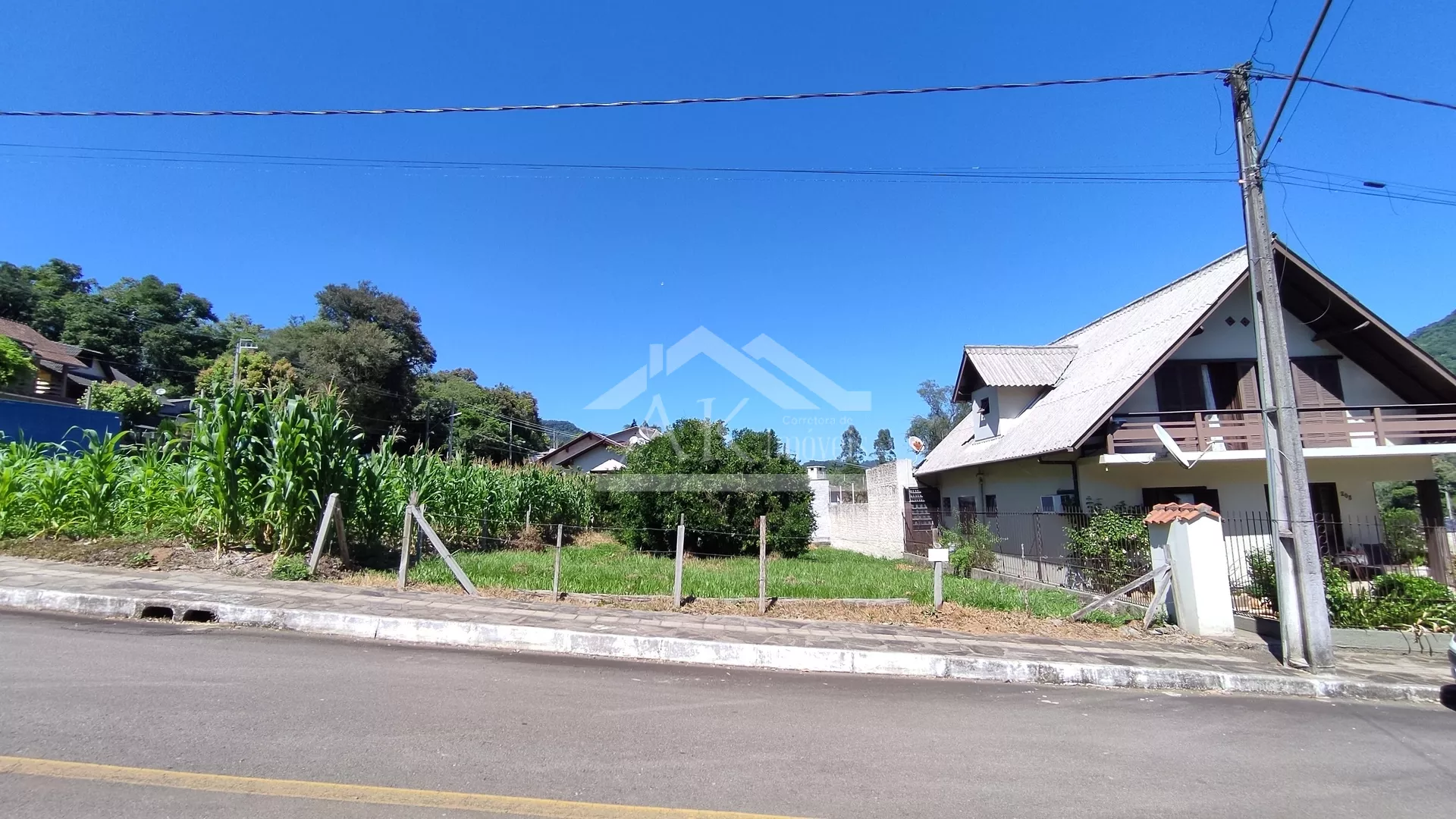 Terreno plano à venda no centro de Picada Café, na Serra Gaúcha