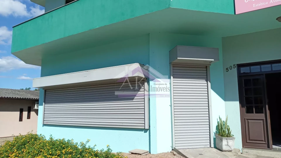Excelente Sala Comercial, localizada no Centro de Picada Café