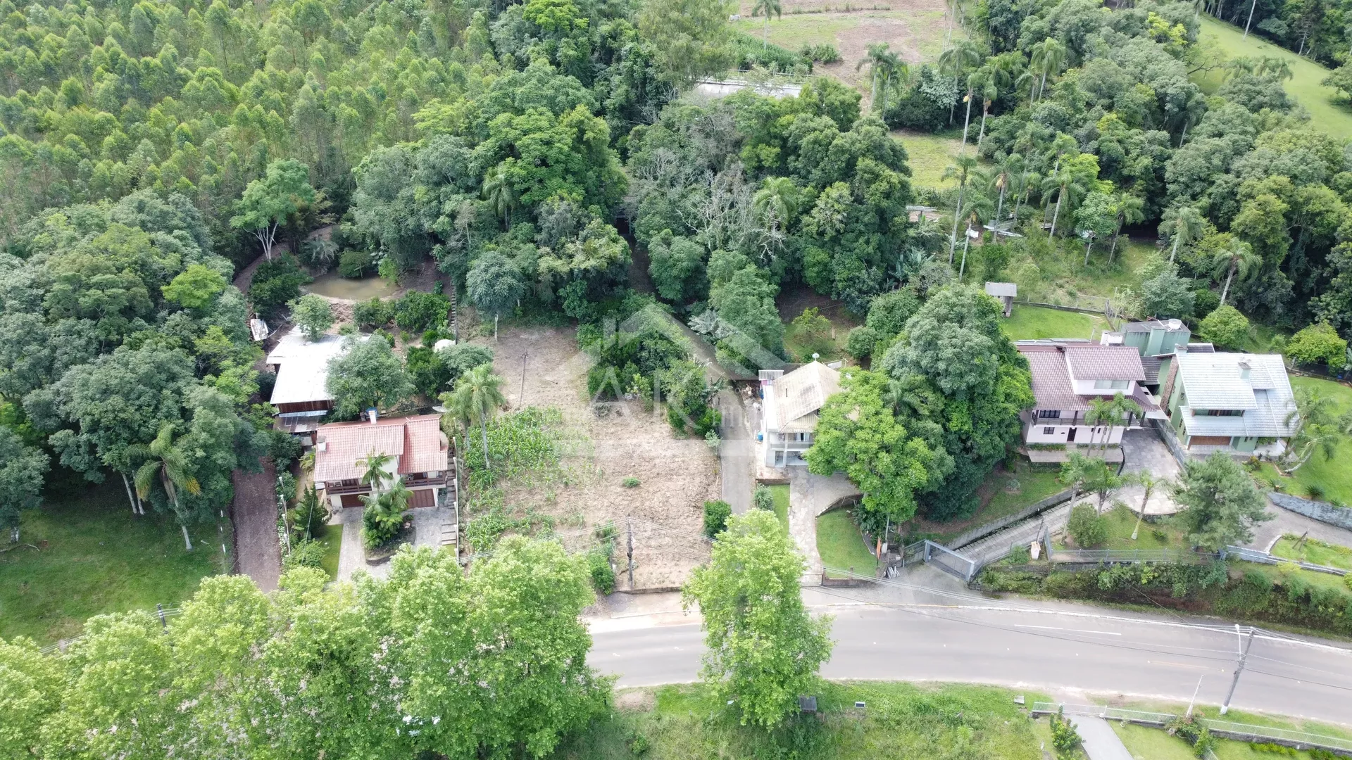 Casa com amplo terreno à venda em Picada Café na Serra Gaúcha