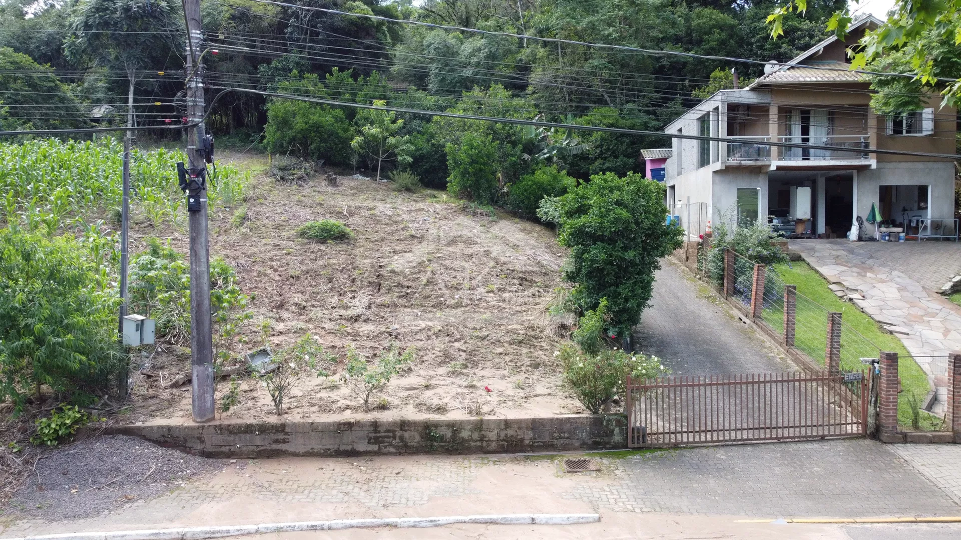 Casa com amplo terreno à venda em Picada Café na Serra Gaúcha