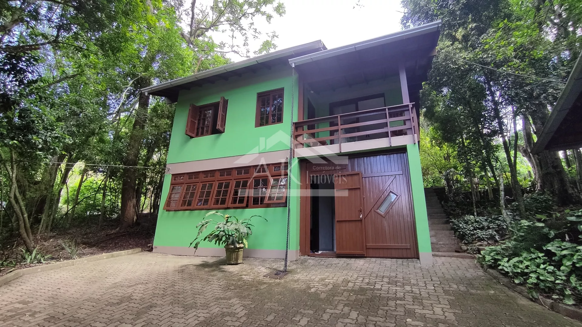 Casa com amplo terreno à venda em Picada Café na Serra Gaúcha