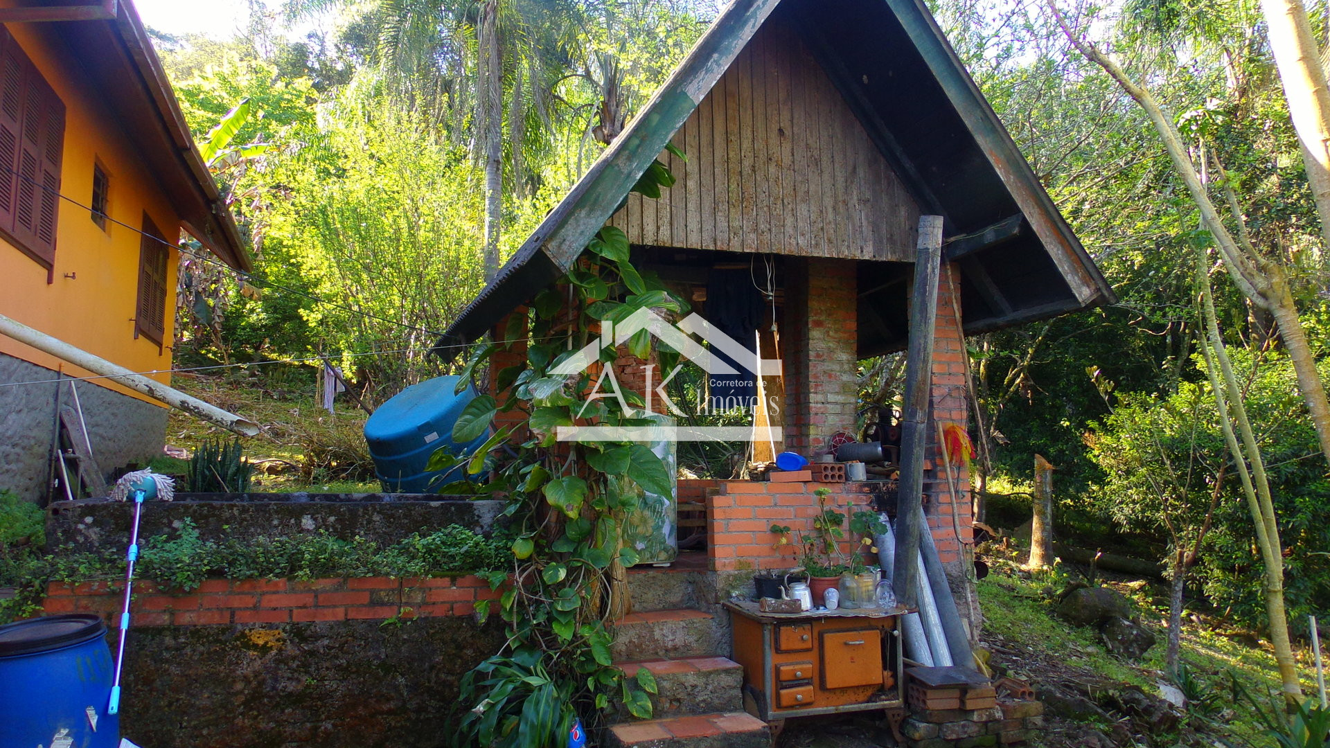 Sítio com duas casas e galpões a venda em Picada Café na Serra Gaúcha