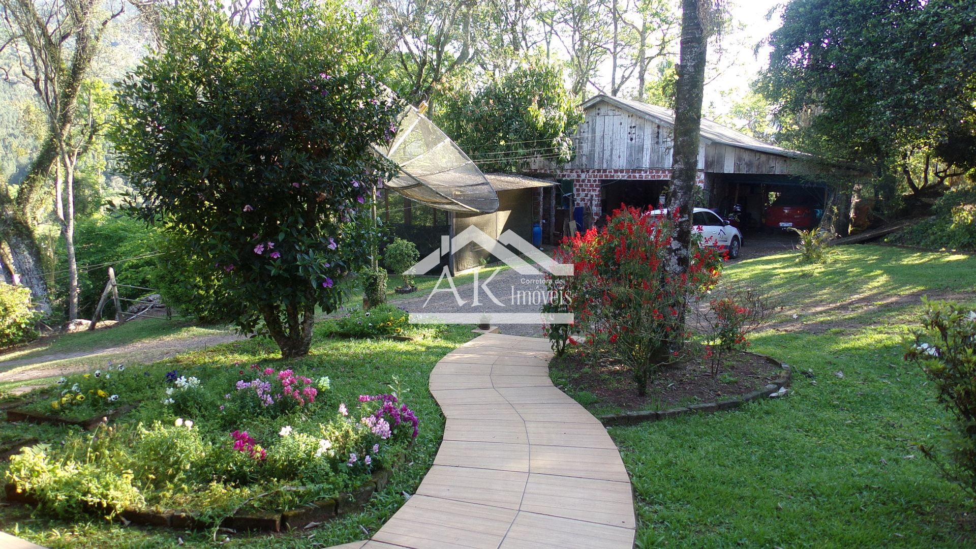 Sítio com duas casas e galpões a venda em Picada Café na Serra Gaúcha