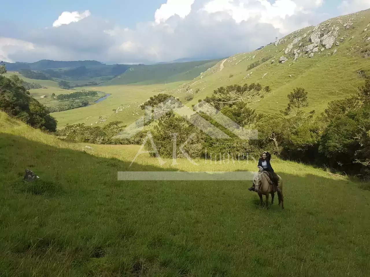Fazenda com vista cinematográfica à venda em Cambará do Sul -RS