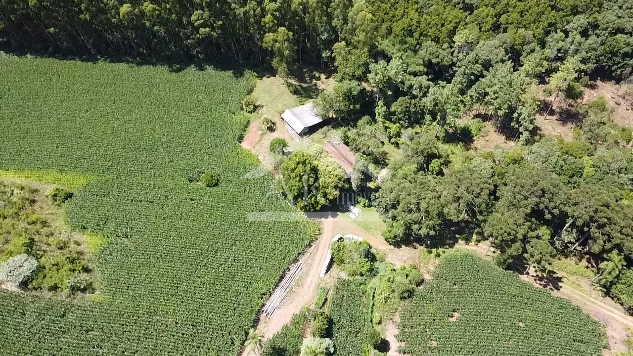 Sítio com riacho e casa enxaimel à venda em Nova Petrópolis na Serra Gaúcha