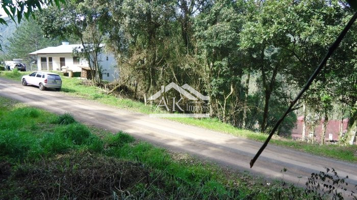 Terreno a venda, às margens da BR 116, em Picada Café, na serra gaúcha