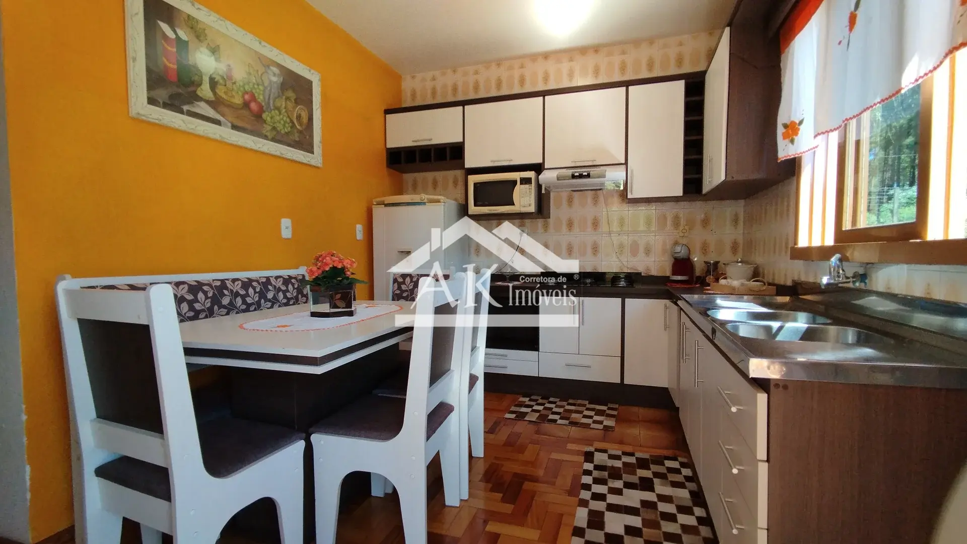 Excelente Casa de Alvenaria com Quatro Dormitórios em Picada Café na Serra Gaúcha