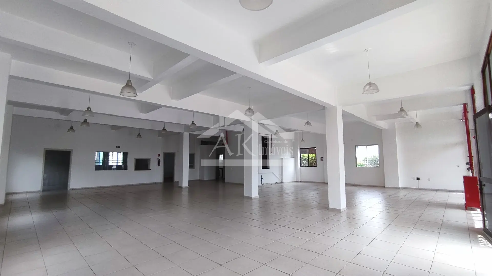 Ampla sala comercial para locação na principal avenida de Nova Petrópolis, na Serra Gaúcha