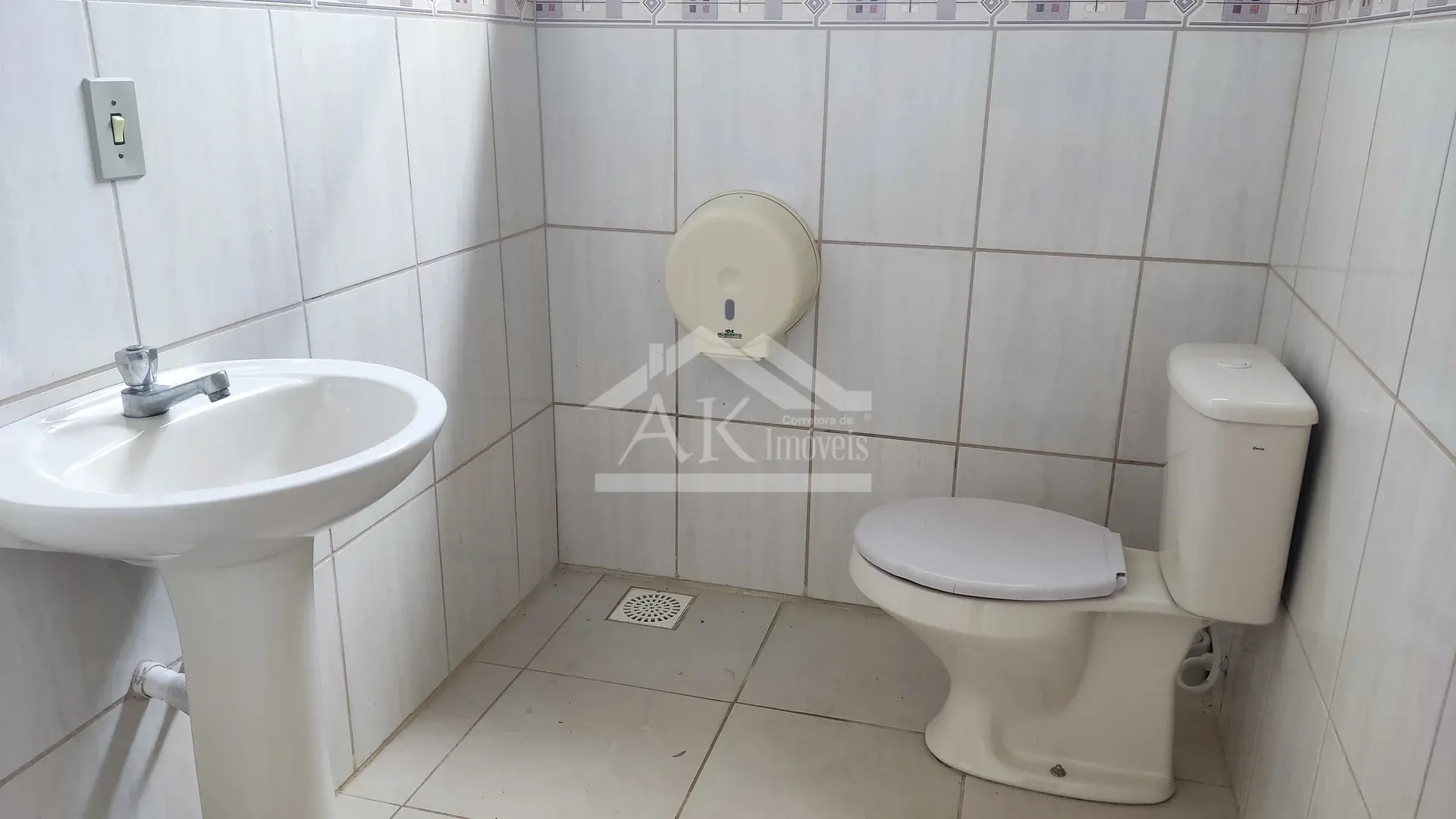 Ampla sala comercial para locação na principal avenida de Nova Petrópolis, na Serra Gaúcha