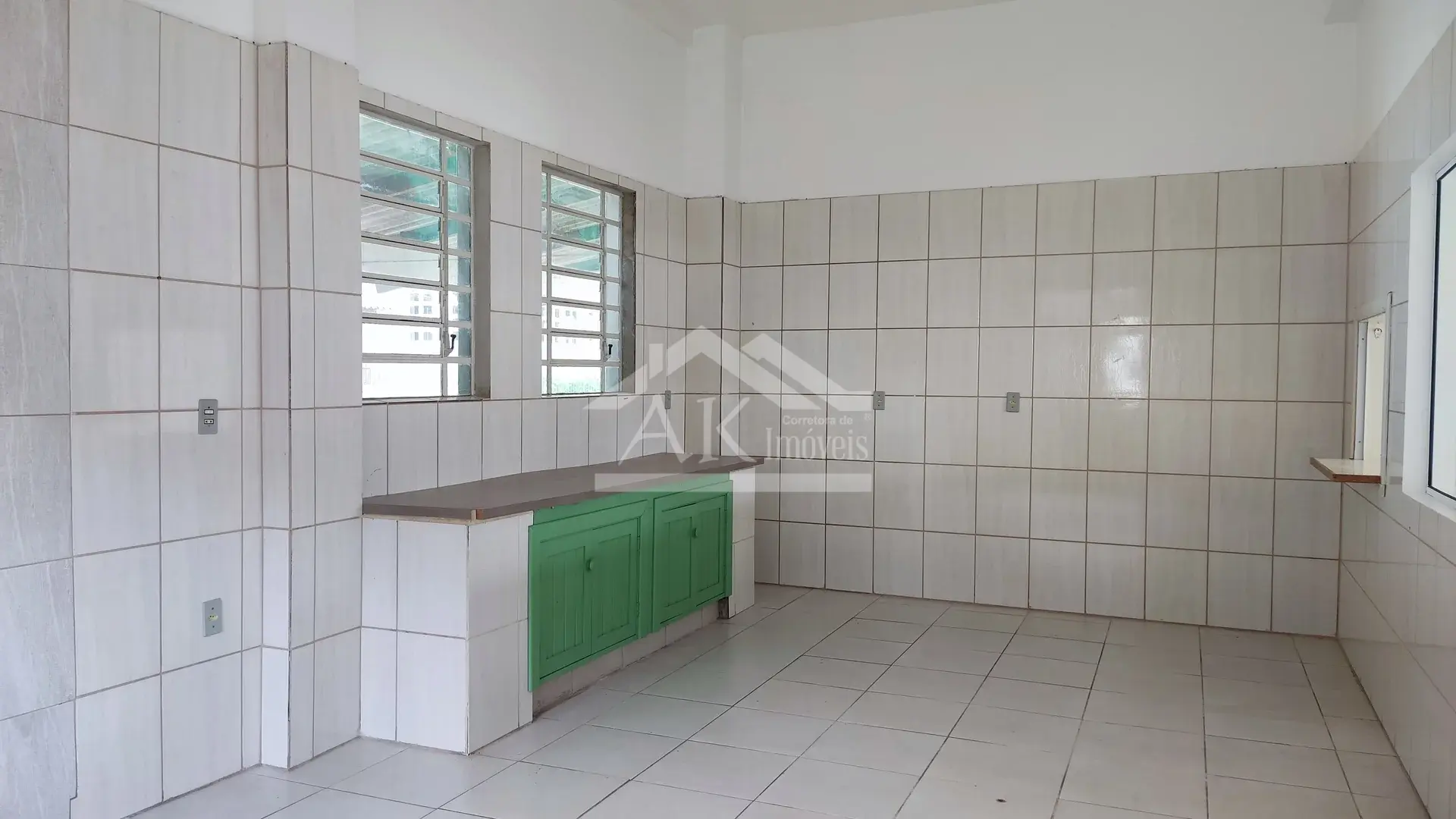 Ampla sala comercial para locação na principal avenida de Nova Petrópolis, na Serra Gaúcha