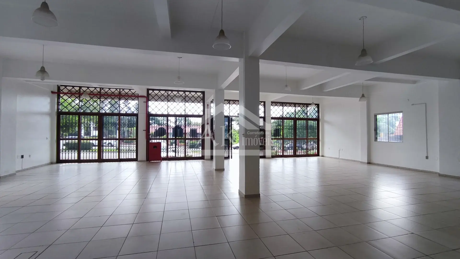 Ampla sala comercial para locação na principal avenida de Nova Petrópolis, na Serra Gaúcha
