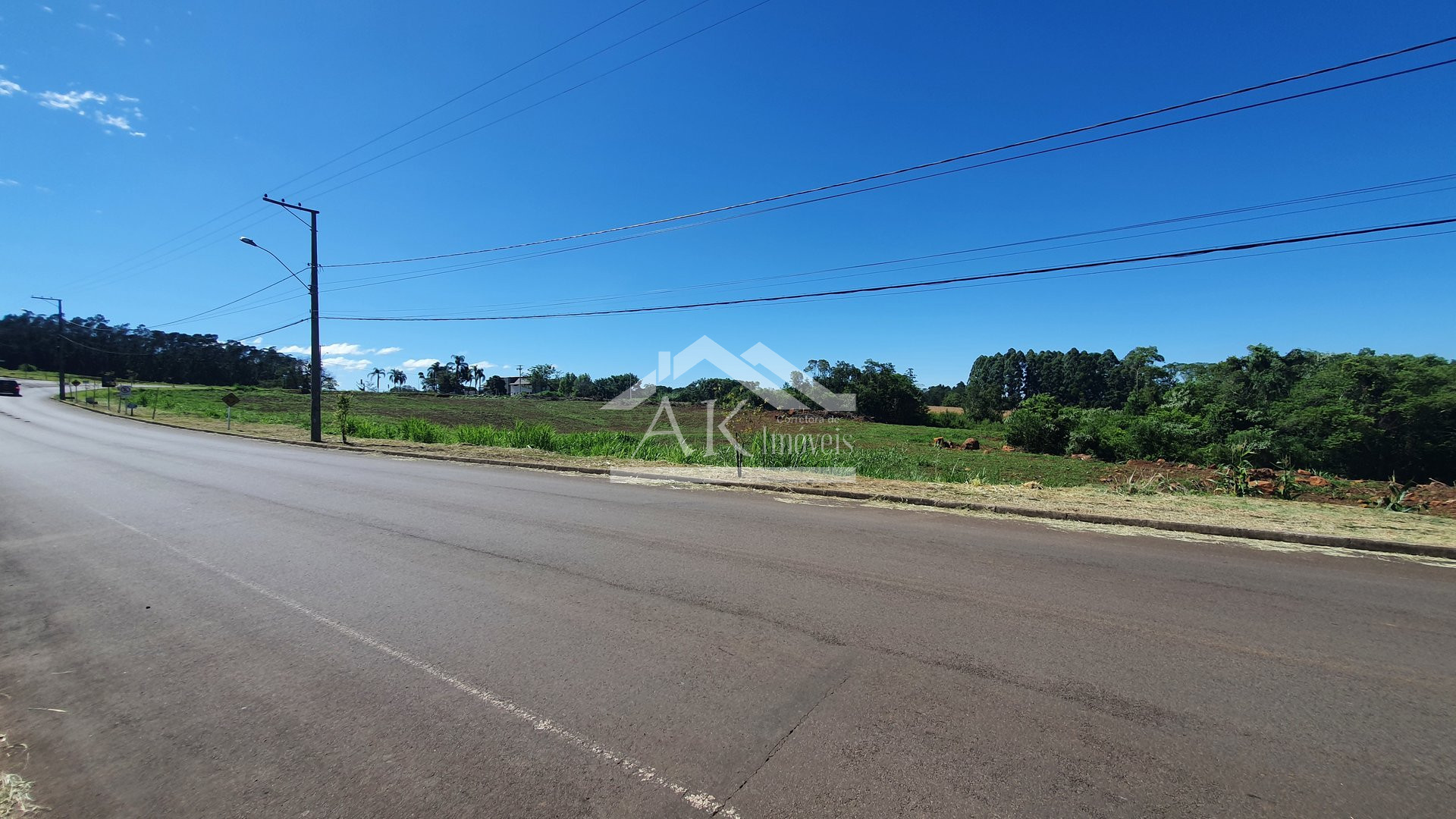 Terreno comercial de esquina à venda em Linha Nova, na serra gaúcha