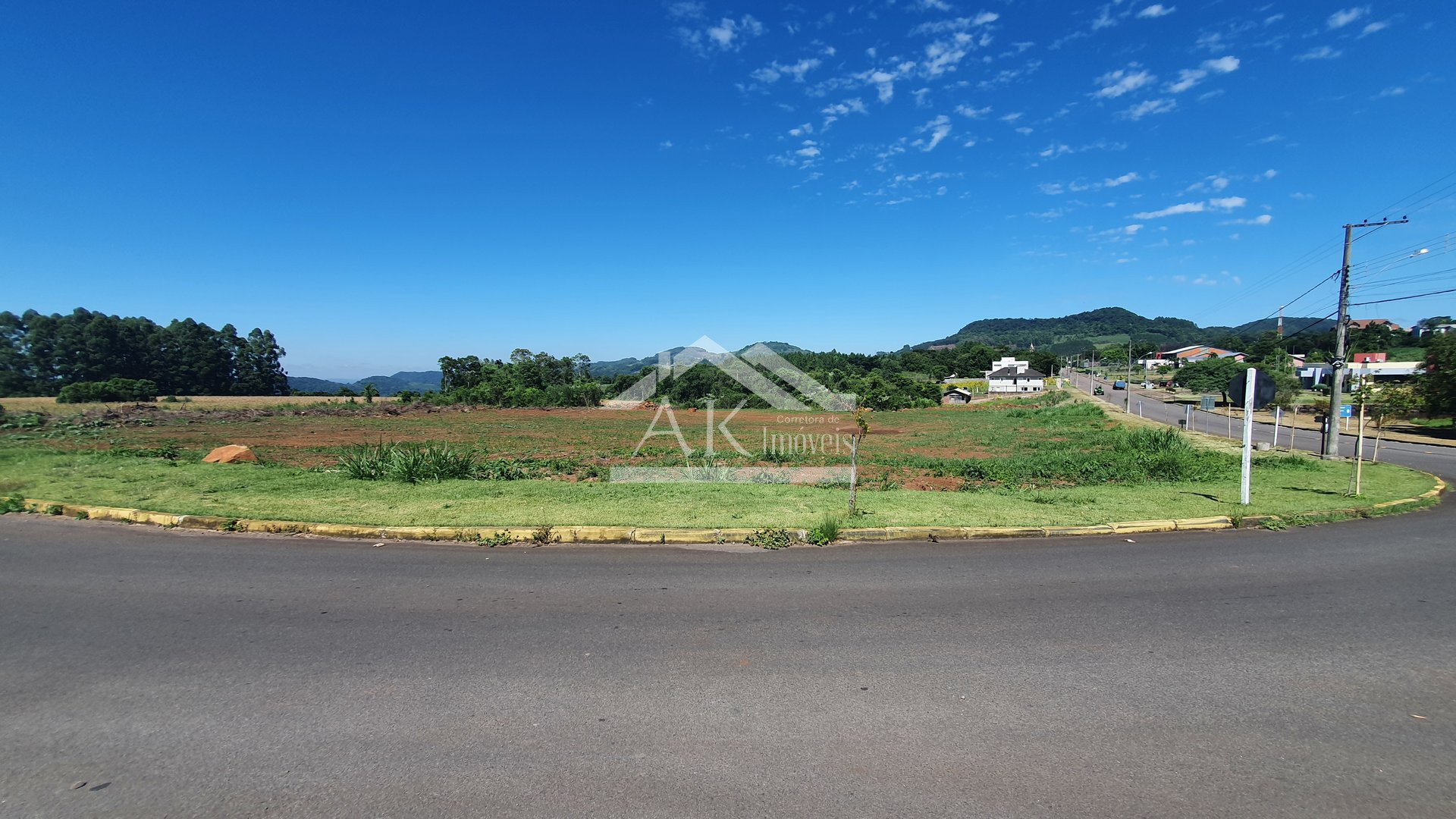 Terreno comercial de esquina à venda em Linha Nova, na serra gaúcha
