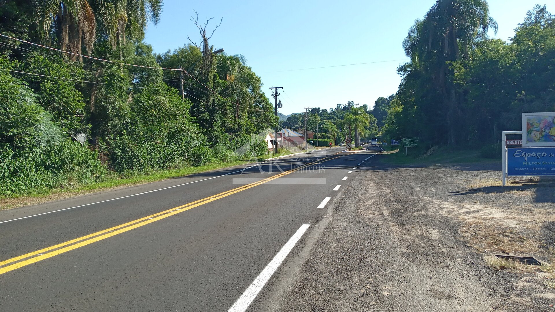 Amplo terreno com frente para a BR 116 à venda em Picada Café na Serra Gaúcha