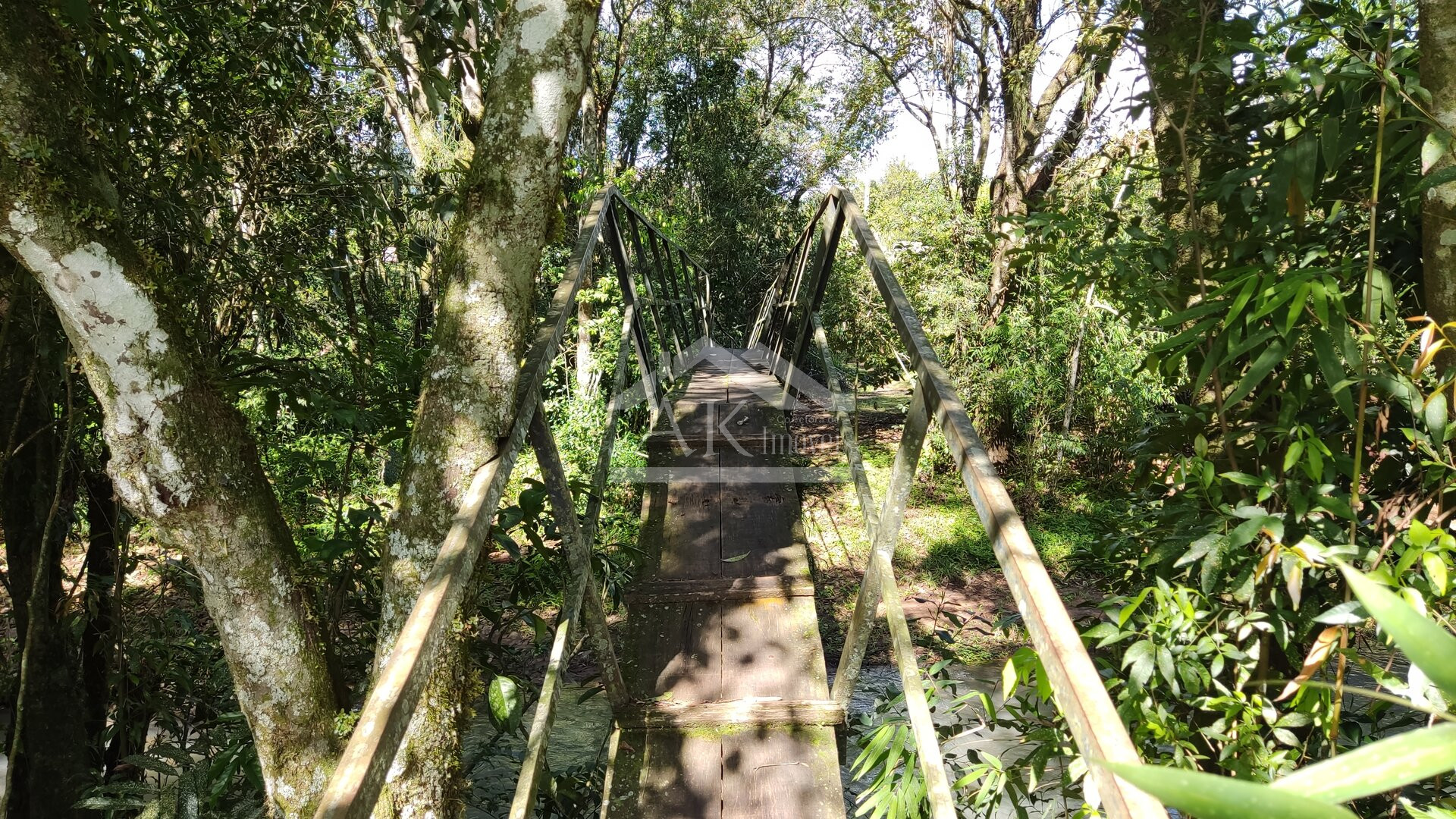 Terreno com frente para BR 116 e fundos para arroio a venda em Picada Café na Serra Gaúcha