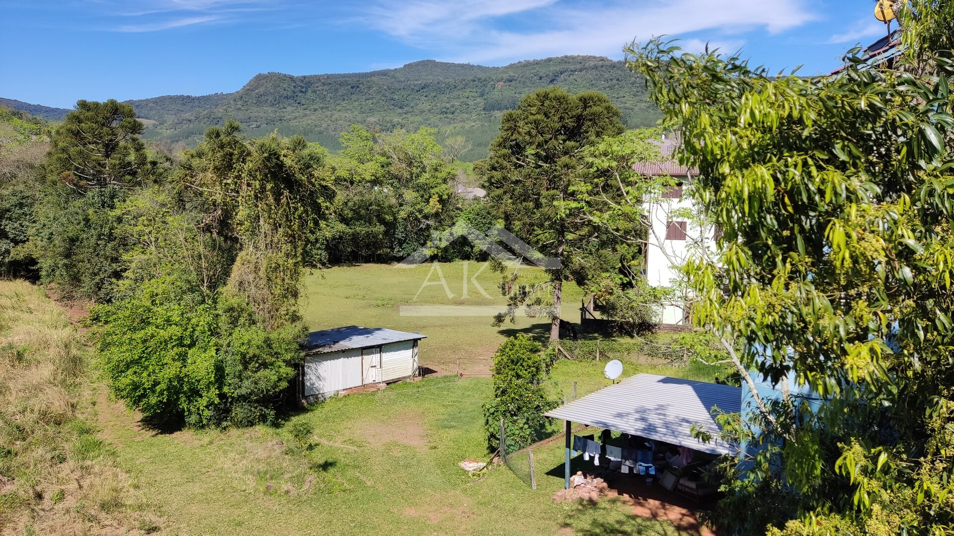 Terreno com frente para BR 116 e fundos para arroio a venda em Picada Café na Serra Gaúcha