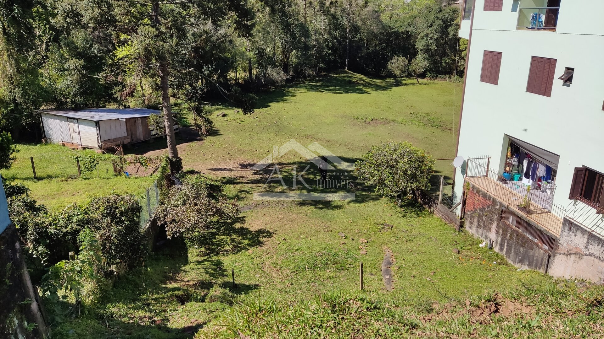 Terreno com frente para BR 116 e fundos para arroio a venda em Picada Café na Serra Gaúcha