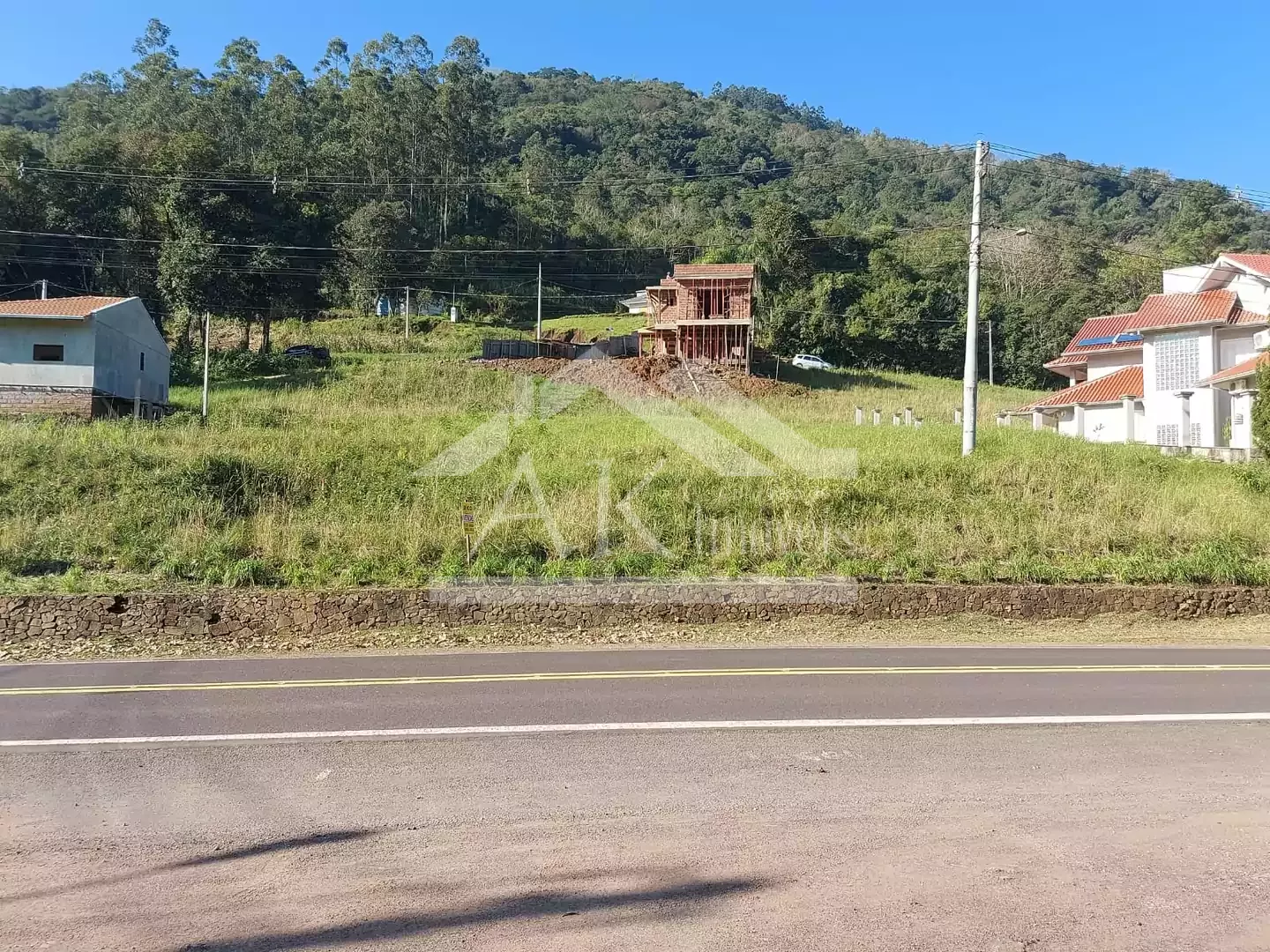 Terreno comercial à venda na BR 116 em Picada Café na Serra Gaúcha