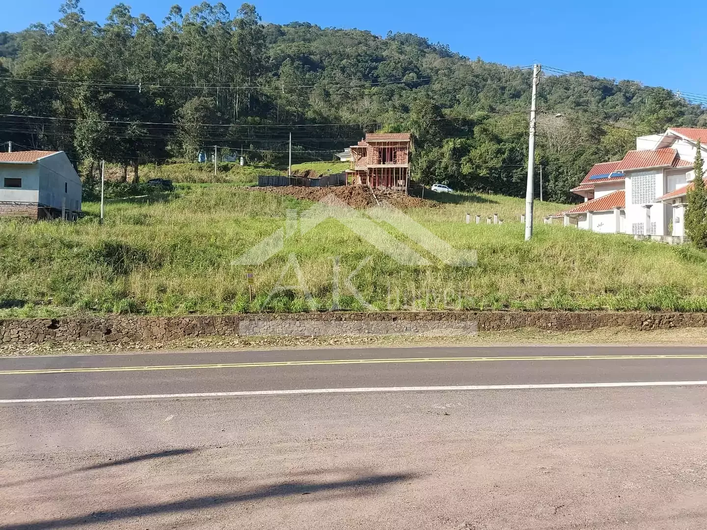 Terreno comercial à venda na BR 116 em Picada Café na Serra Gaúcha