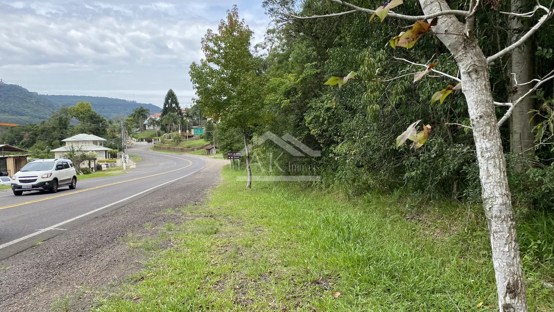 Área de terra às margens da BR 116 à venda em Picada Café, na Serra Gaúcha