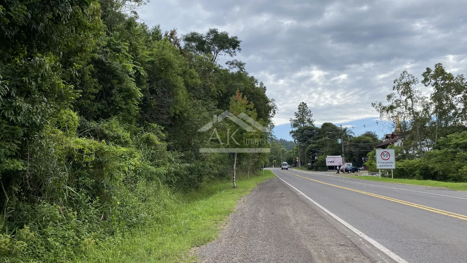 Área de terra às margens da BR 116 à venda em Picada Café, na Serra Gaúcha