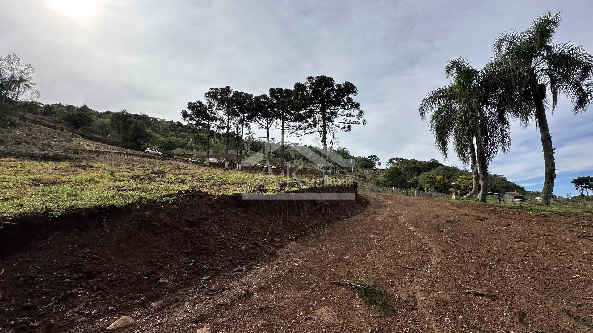 Área de terra com riacho à venda em Santa Maria do Herval