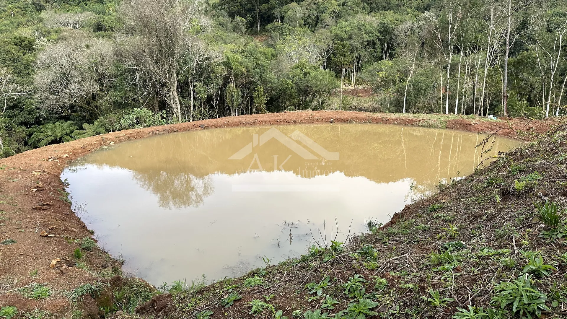 Área de terra com riacho à venda em Santa Maria do Herval