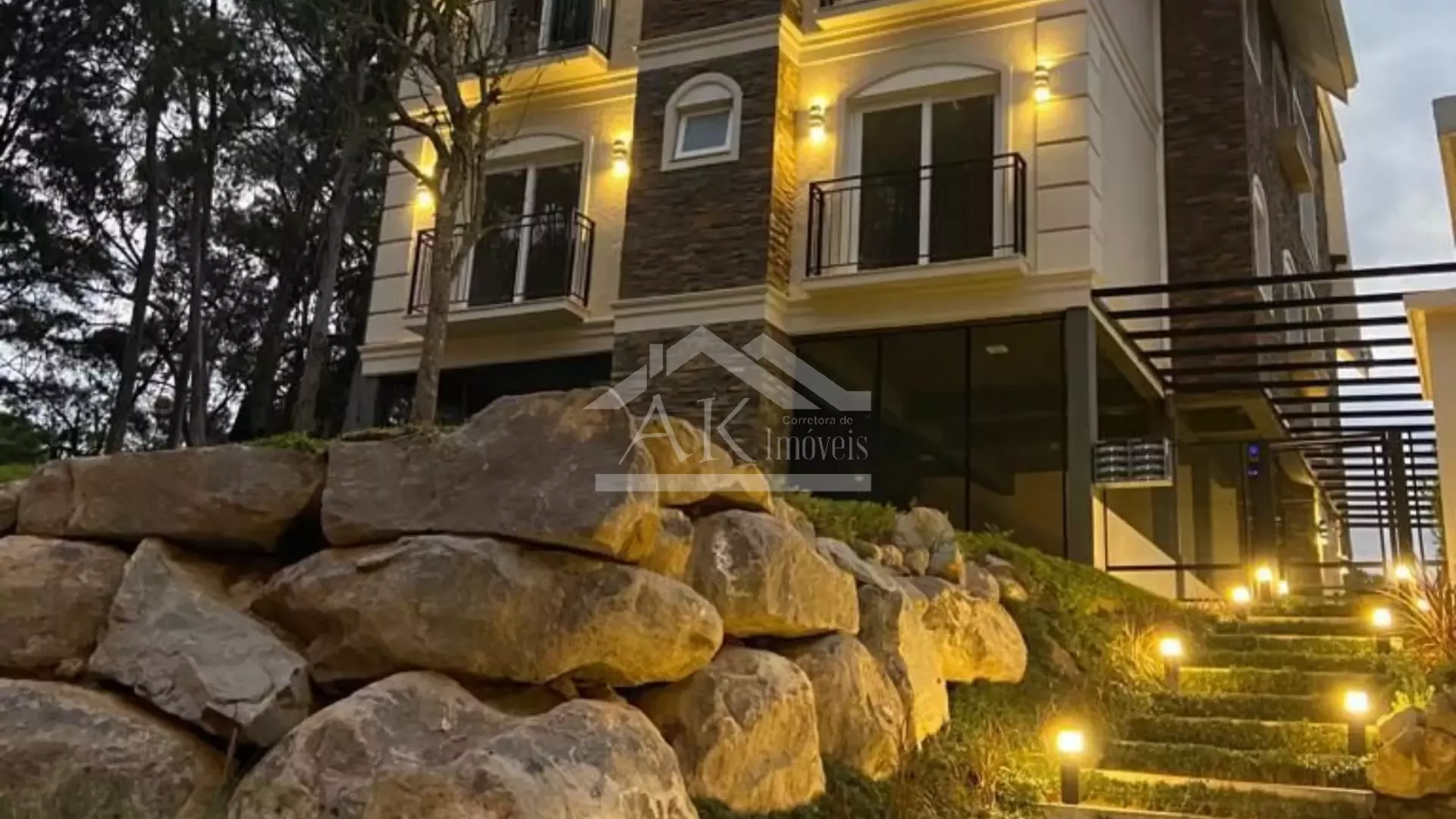 Apartamento bem localizado à venda em Gramado na Serra Gaúcha