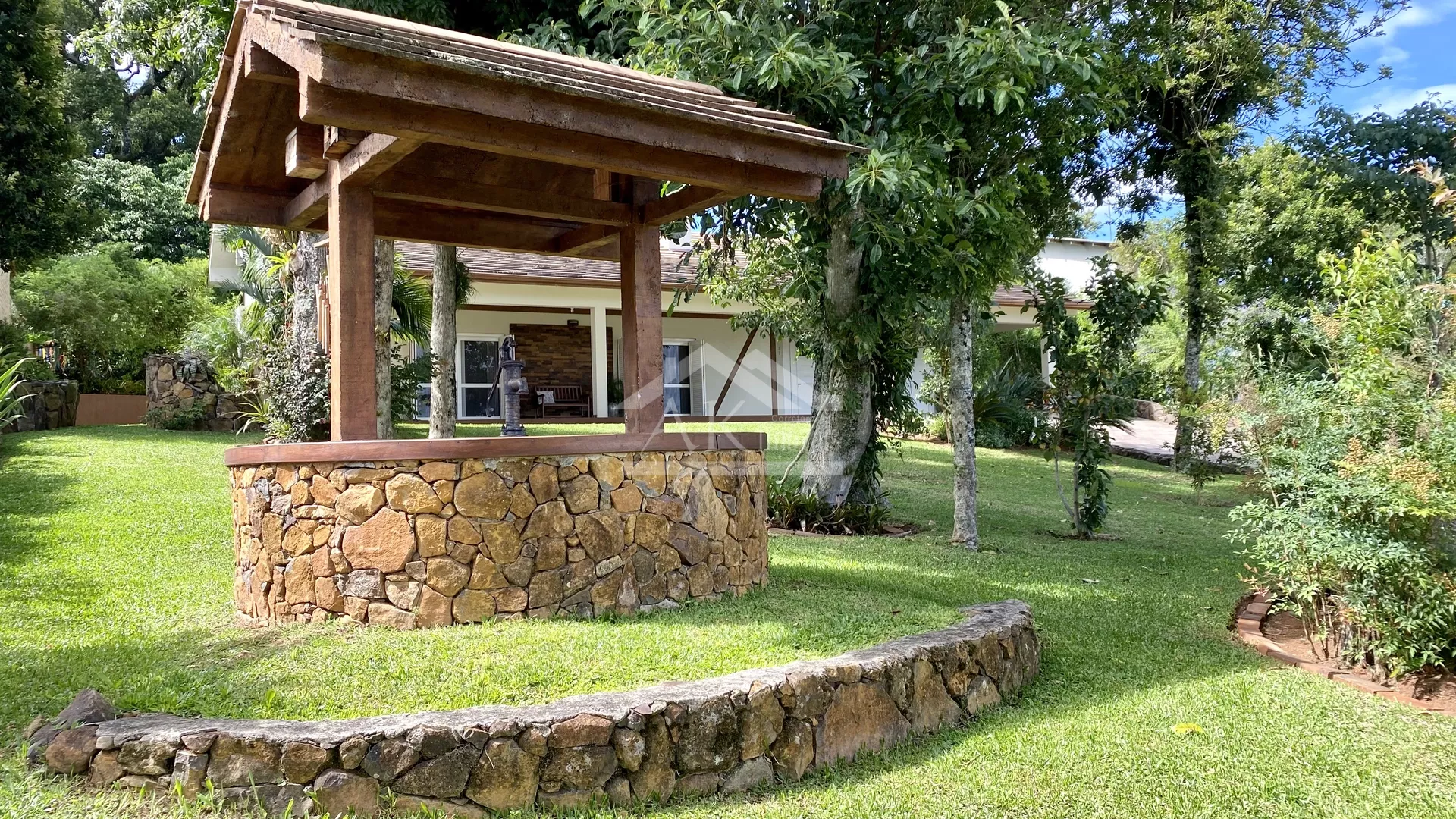 Casa de alto padrão, com duas suítes, à venda em Nova Petrópolis, na Serra Gaúcha