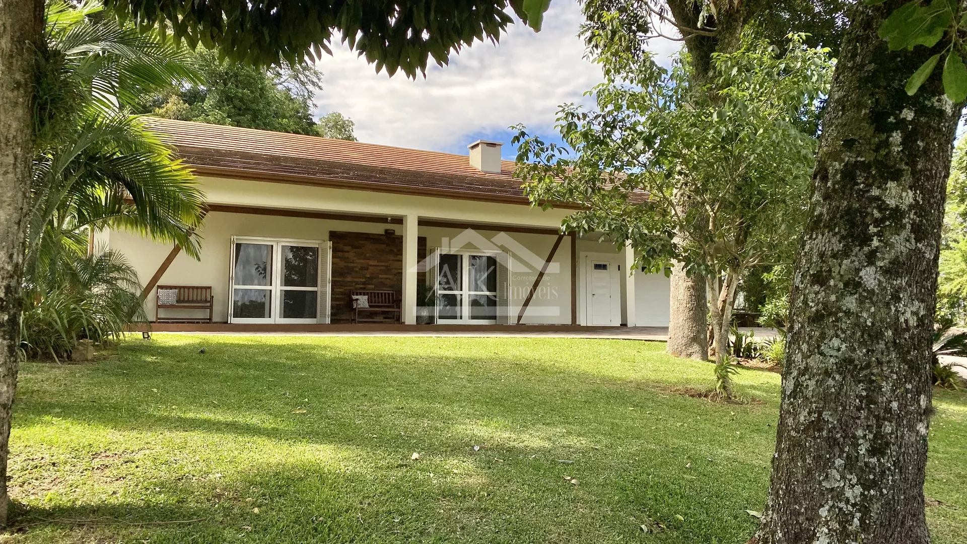 Casa de alto padrão, com duas suítes, à venda em Nova Petrópolis, na Serra Gaúcha