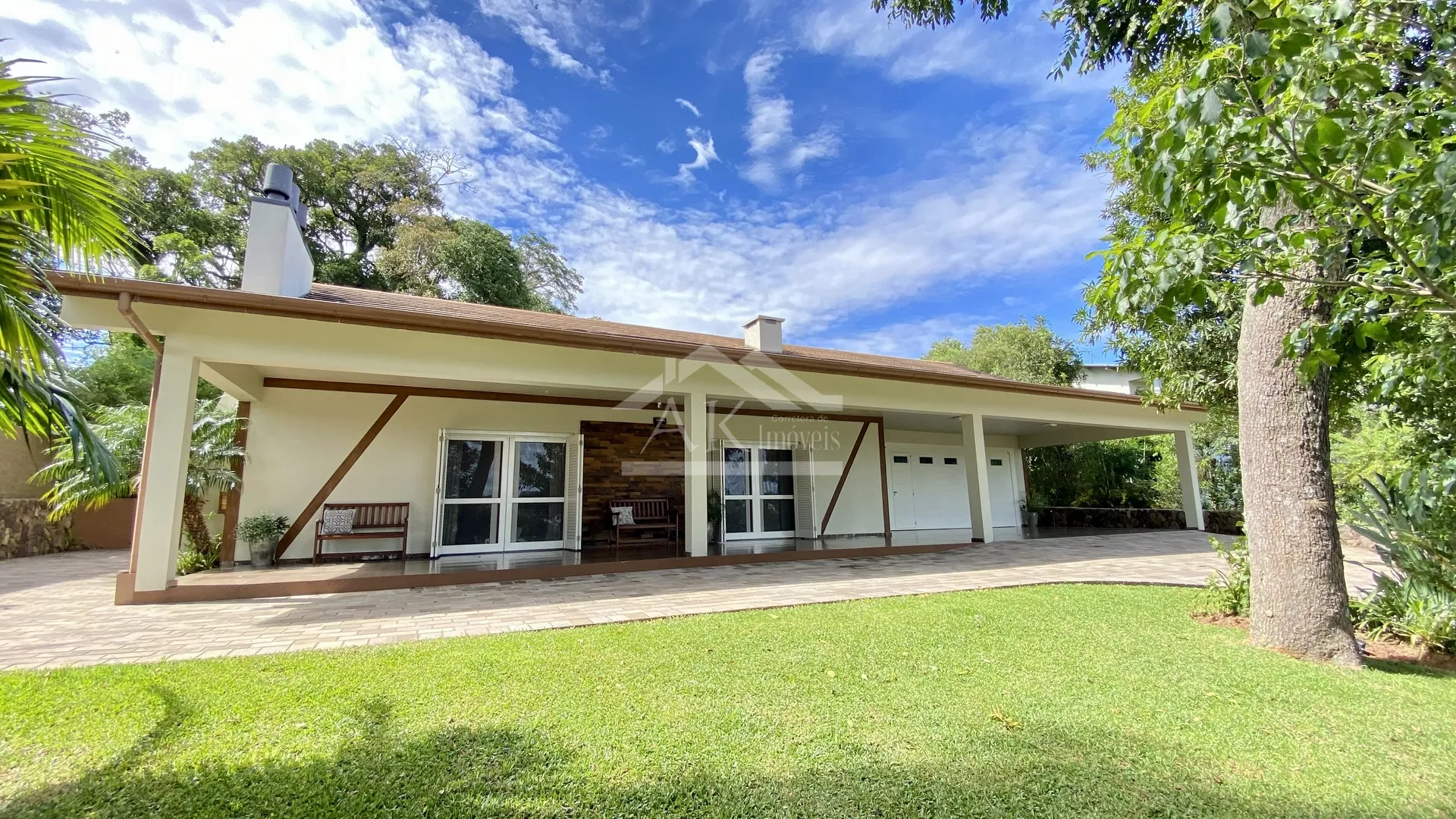 Casa de alto padrão, com duas suítes, à venda em Nova Petrópolis, na Serra Gaúcha