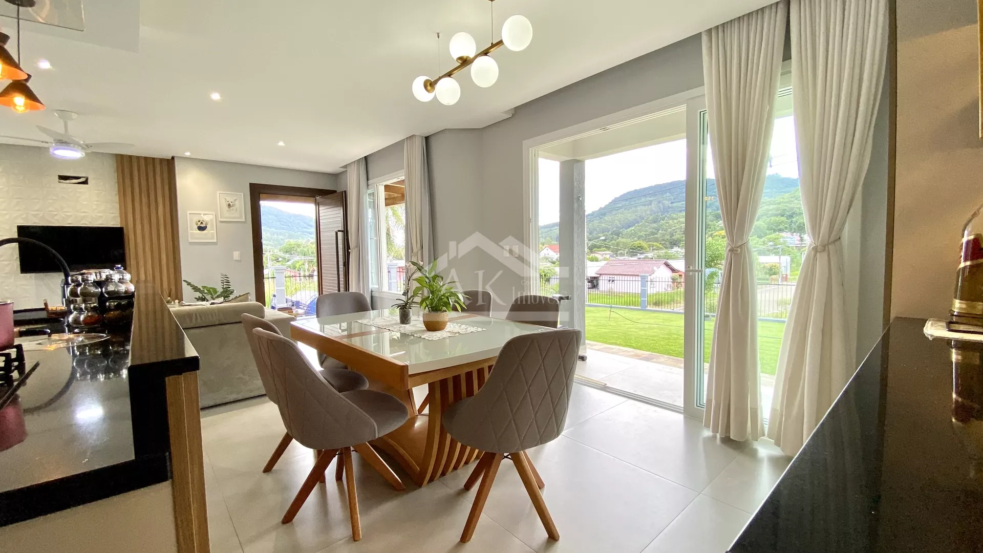 Excelente casa com suíte e dois quartos à venda em Picada Café, na Serra Gaúcha