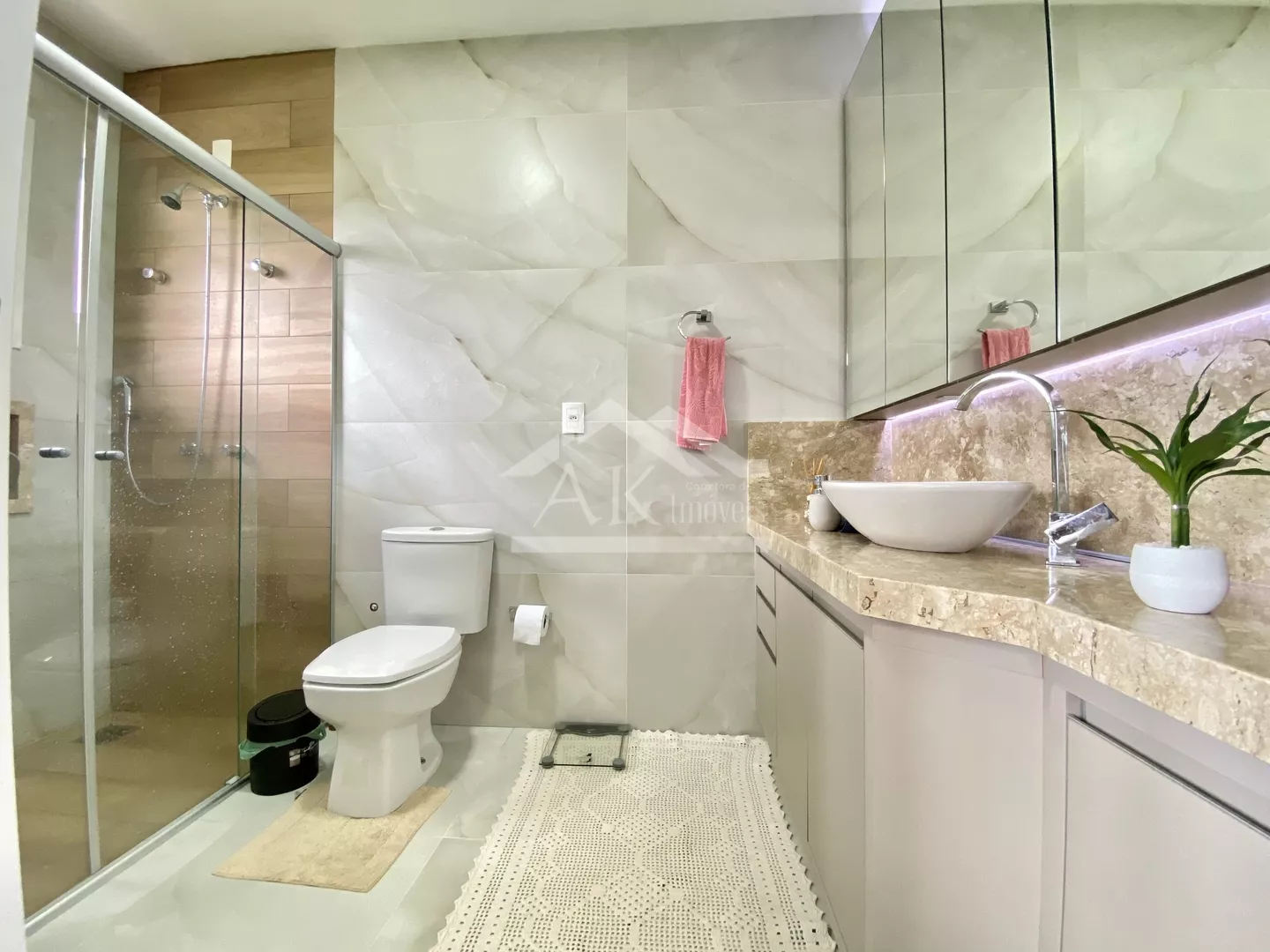 Excelente casa com suíte e dois quartos à venda em Picada Café, na Serra Gaúcha
