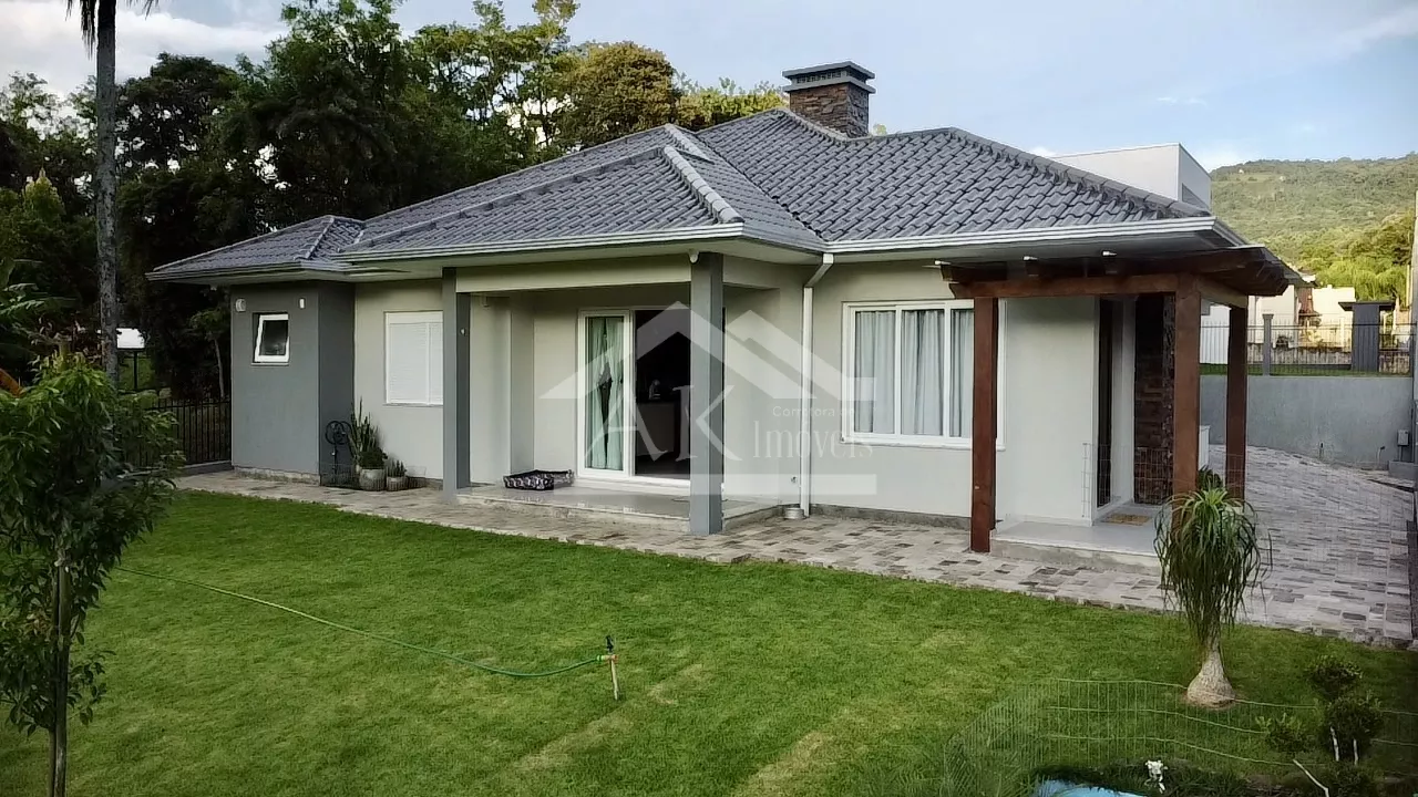 Excelente casa com suíte e dois quartos à venda em Picada Café, na Serra Gaúcha