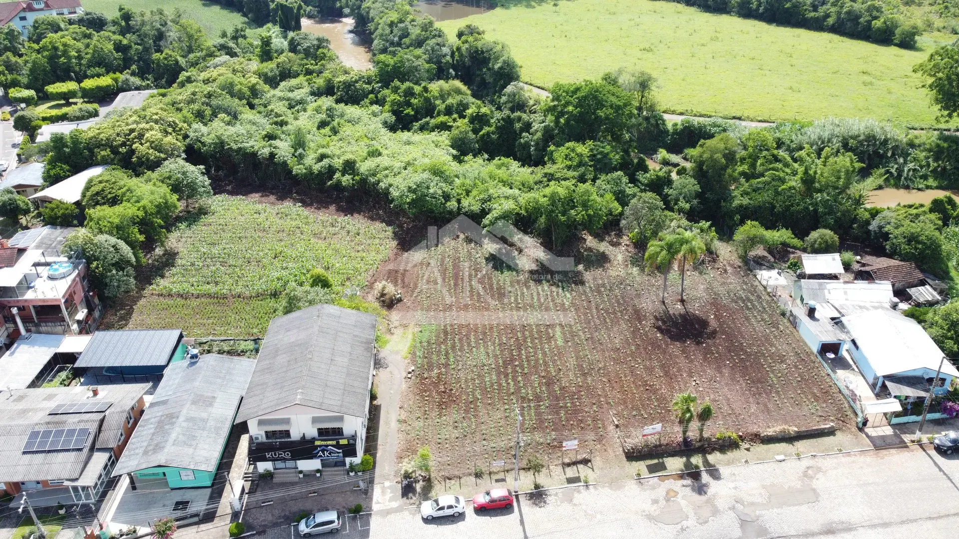 Amplo terreno comercial à venda no centro de Picada Café na Serra Gaúcha