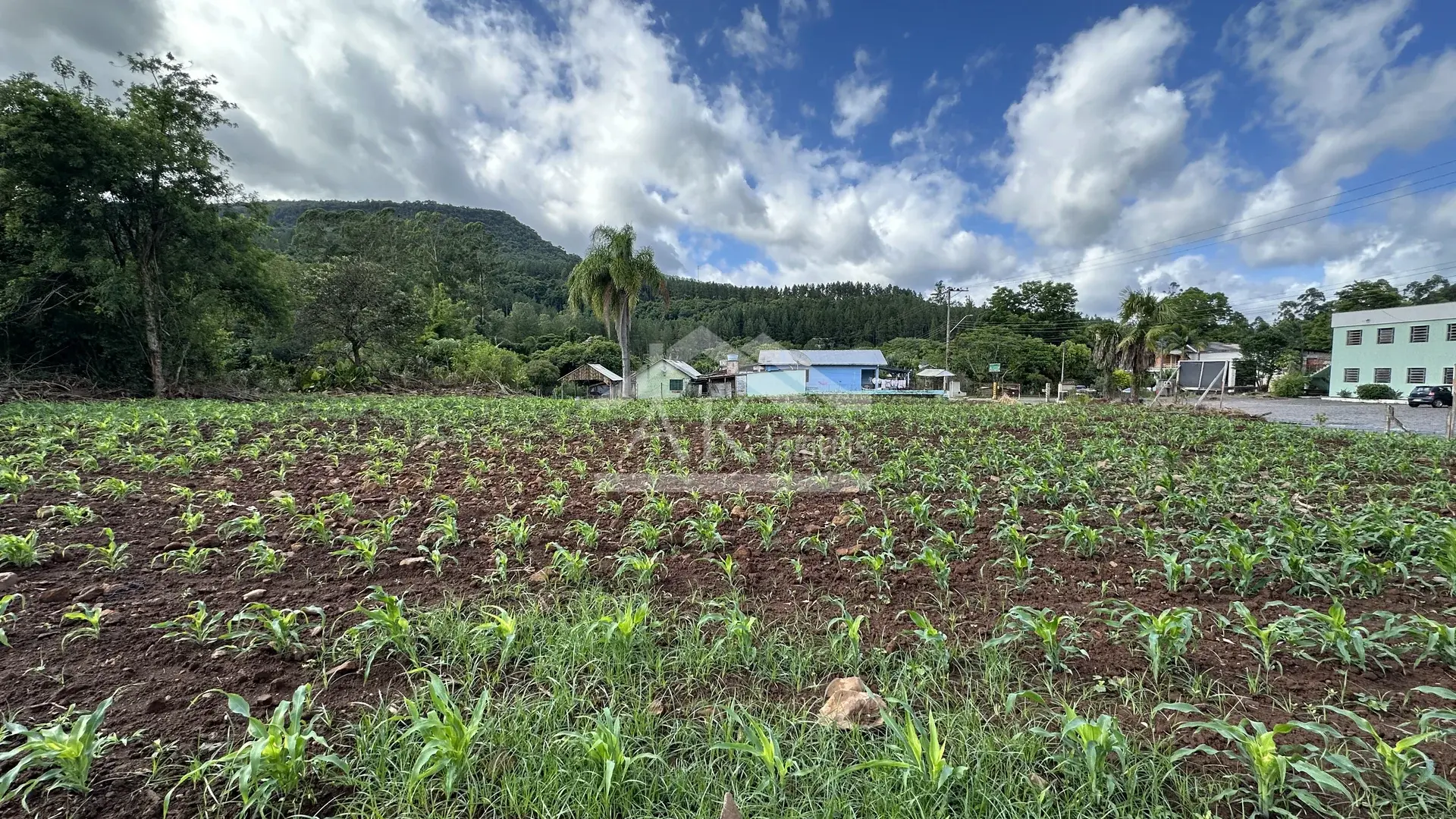Amplo terreno comercial à venda no centro de Picada Café na Serra Gaúcha