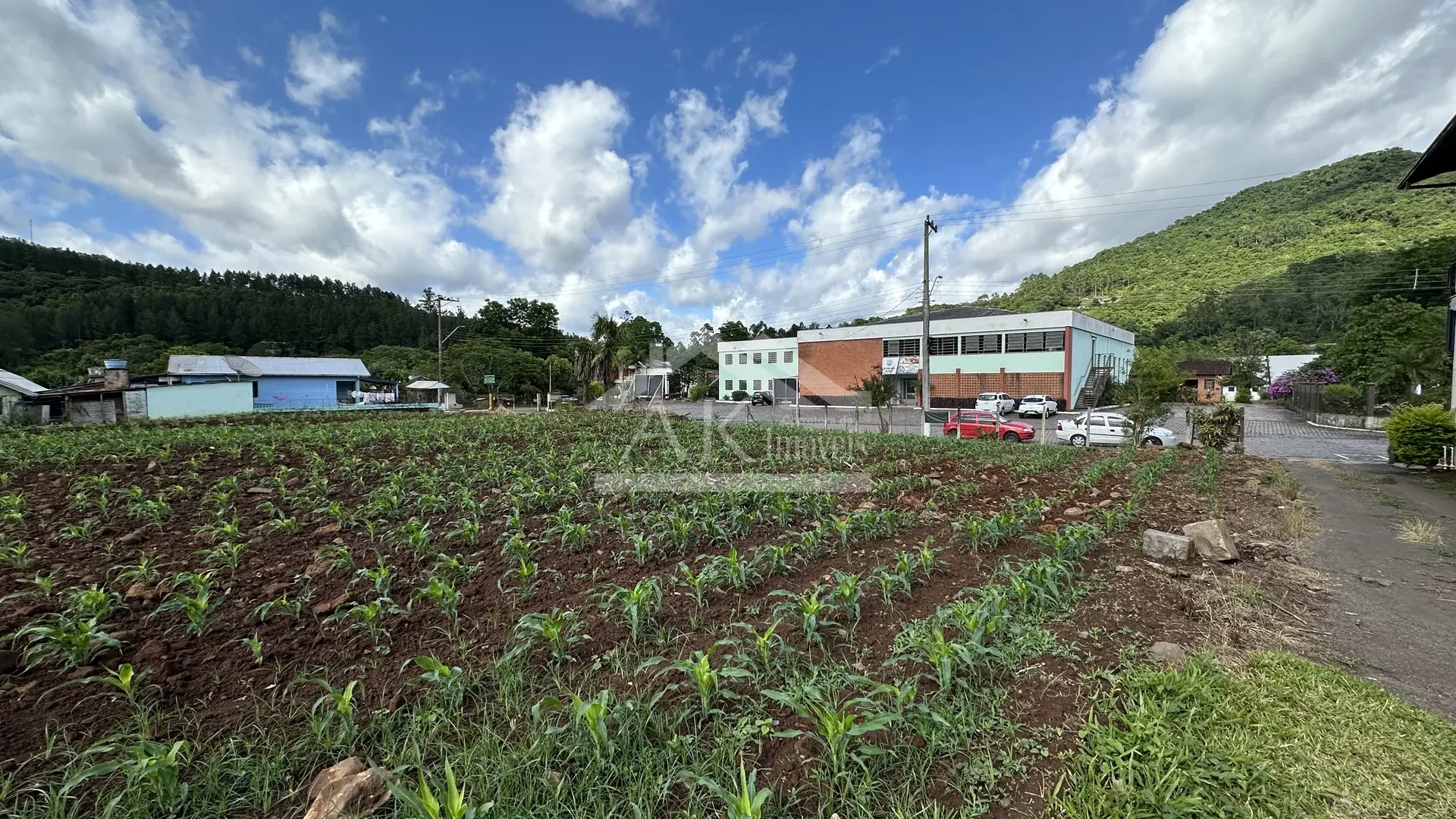 Amplo terreno comercial à venda no centro de Picada Café na Serra Gaúcha