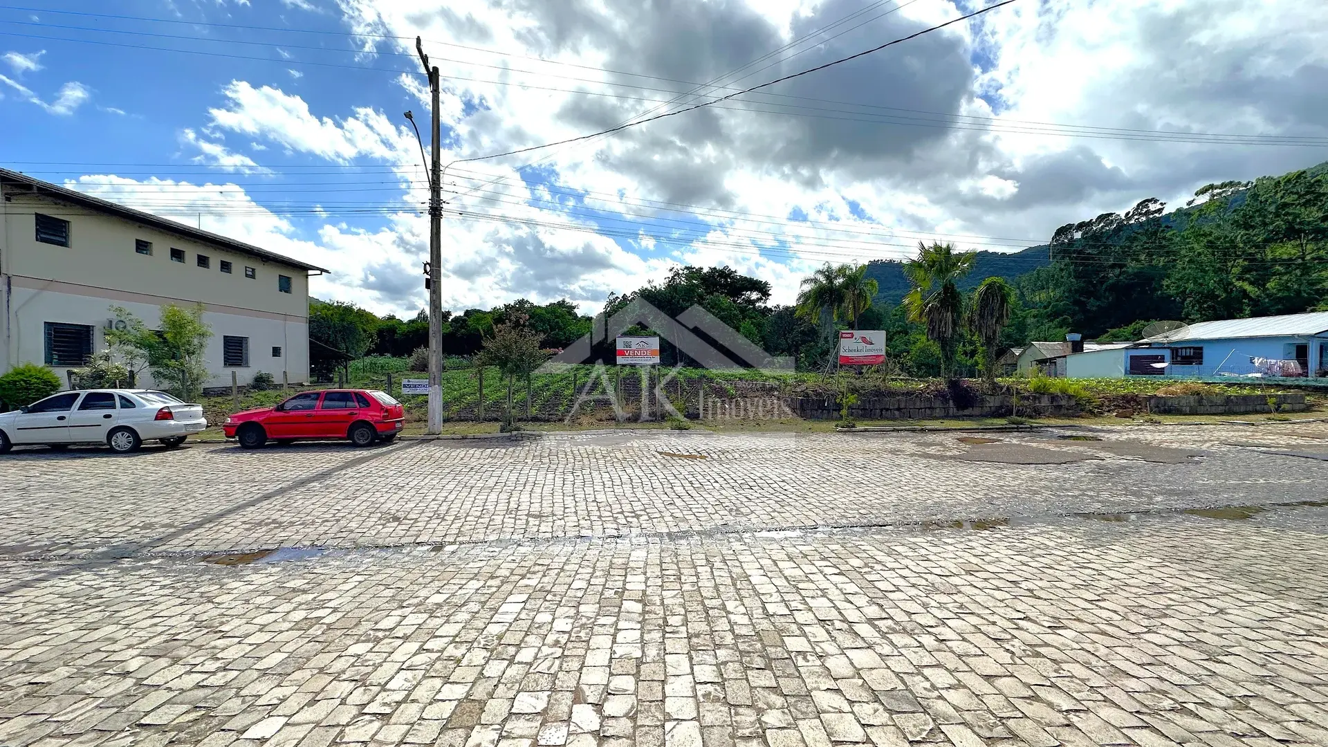 Amplo terreno comercial à venda no centro de Picada Café na Serra Gaúcha