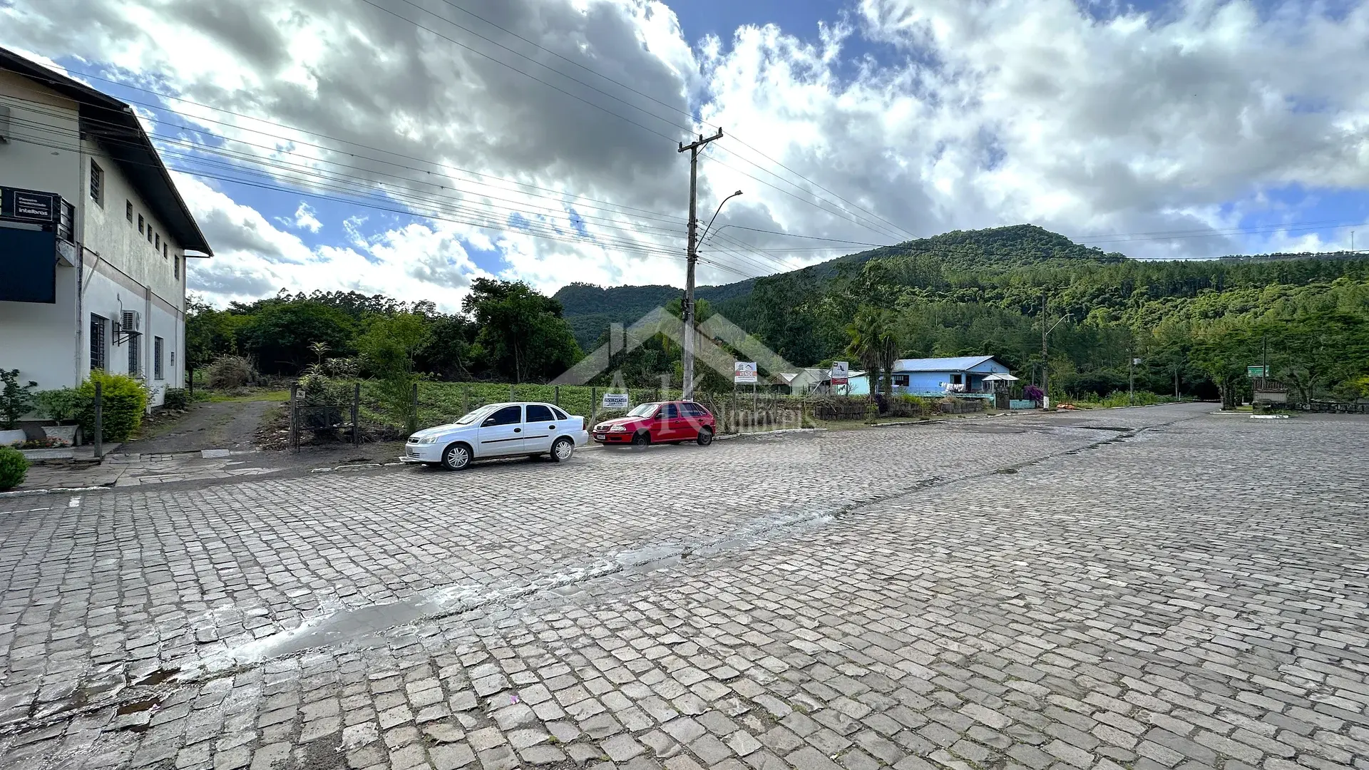 Amplo terreno comercial à venda no centro de Picada Café na Serra Gaúcha