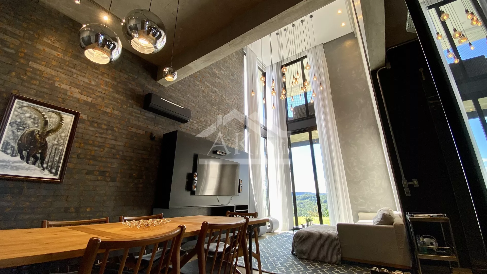 Casa de alto padrão com suíte, piscina e vista, à venda em Nova Petrópolis na Serra Gaúcha
