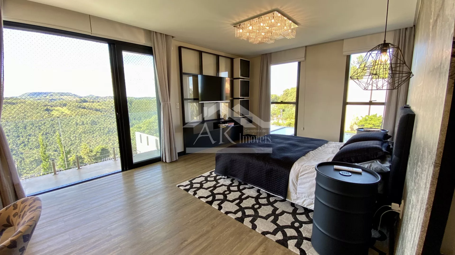 Casa de alto padrão com suíte, piscina e vista, à venda em Nova Petrópolis na Serra Gaúcha