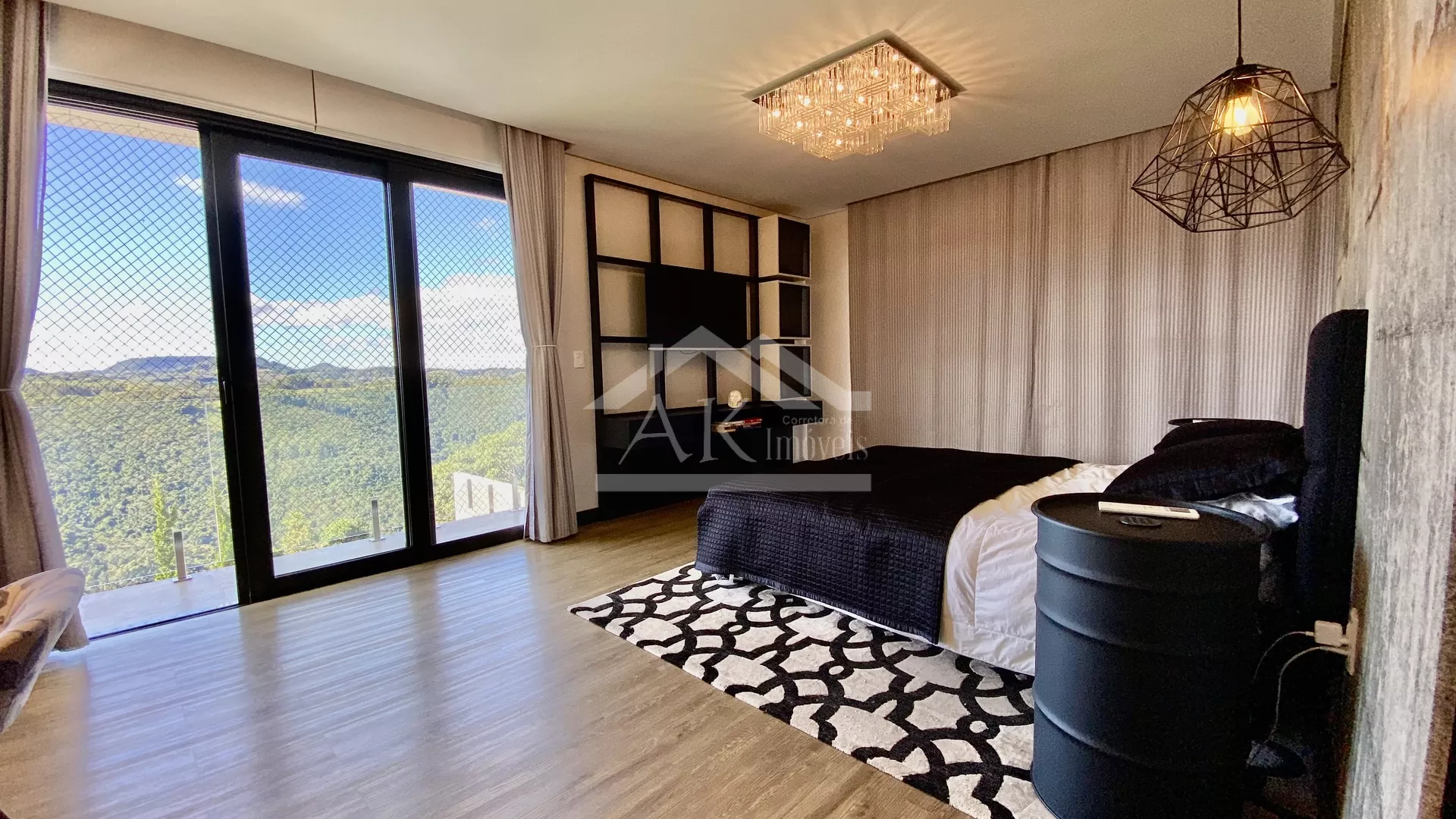Casa de alto padrão com suíte, piscina e vista, à venda em Nova Petrópolis na Serra Gaúcha