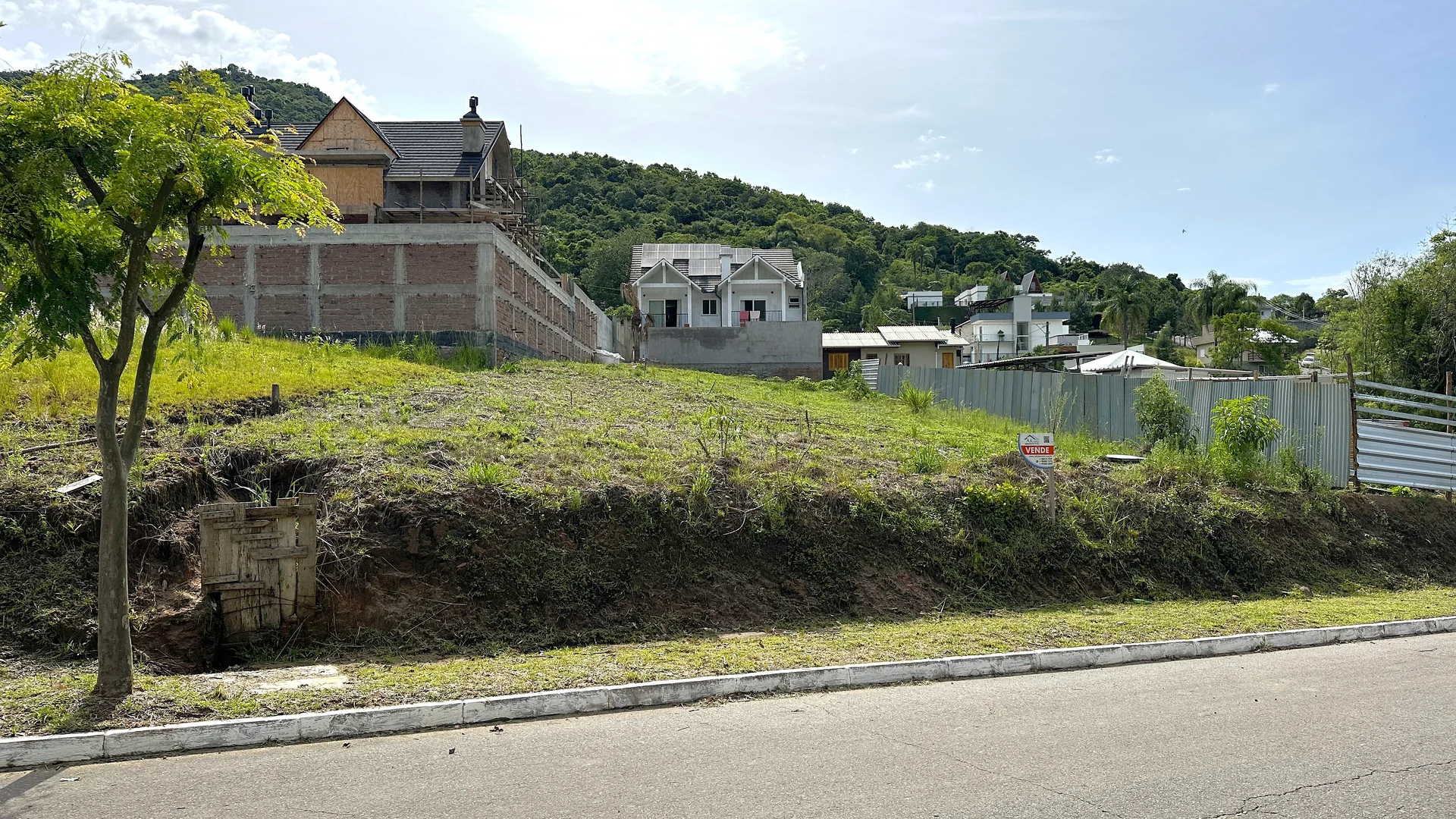 Amplo terreno à venda no centro de Picada Café, na Serra Gaúcha