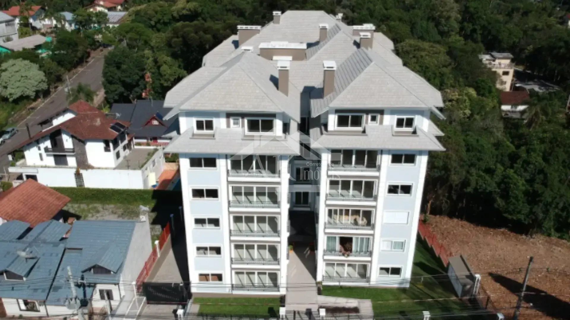 Apartamento decorado e mobiliado à venda no centro de Nova Petrópolis, na Serra Gaúcha
