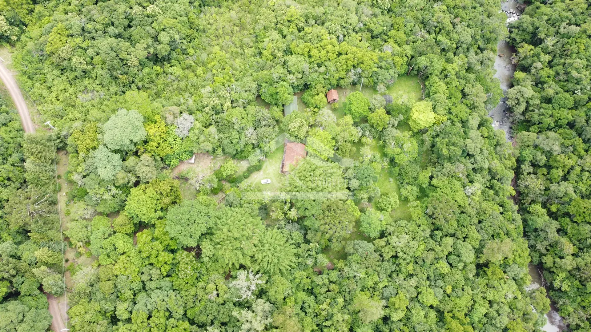 Imagens do imóveis Sítio com rio à venda no interior de Santa Maria do Herval RS