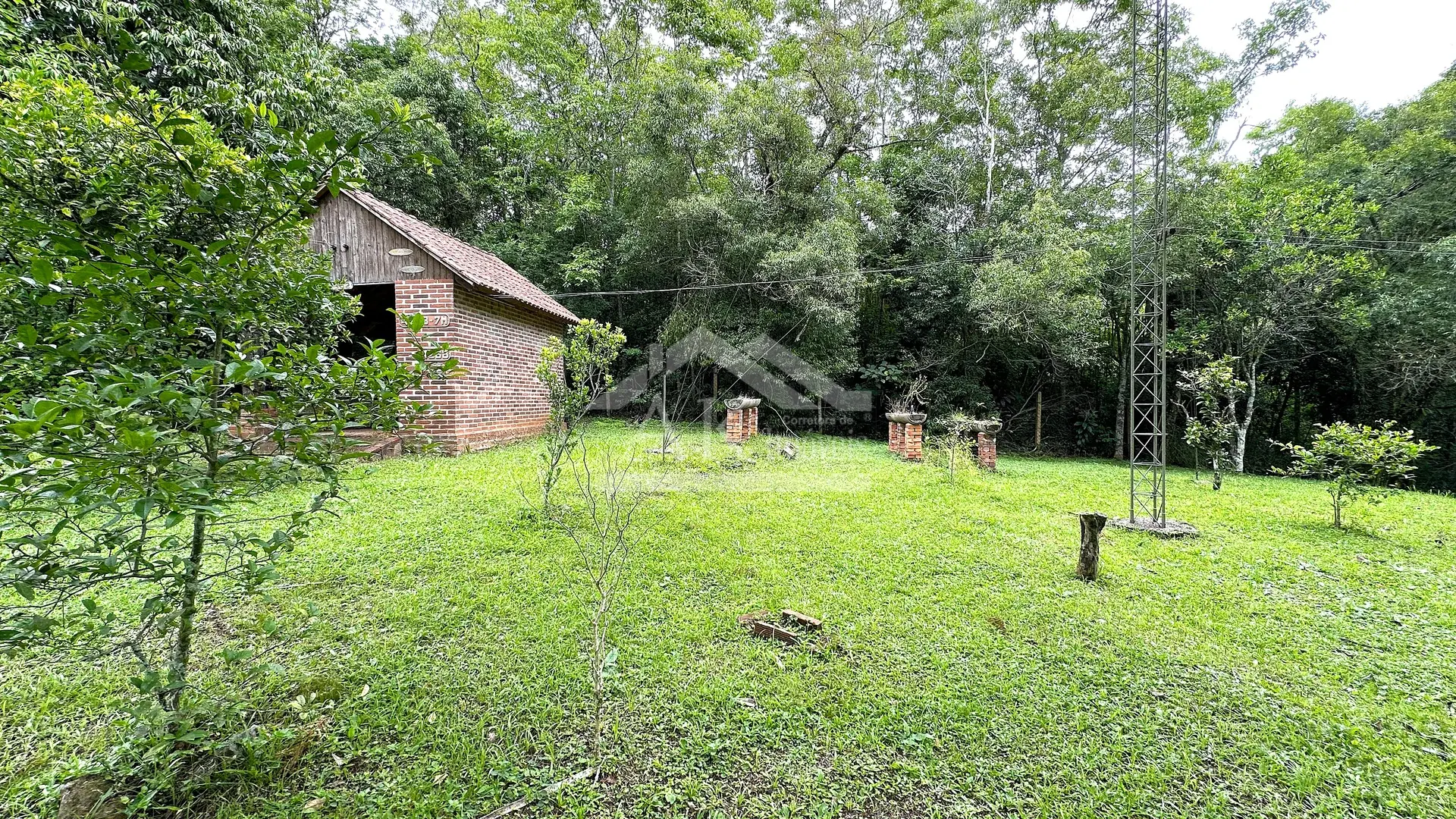 Imagens do imóveis Sítio com rio à venda no interior de Santa Maria do Herval RS