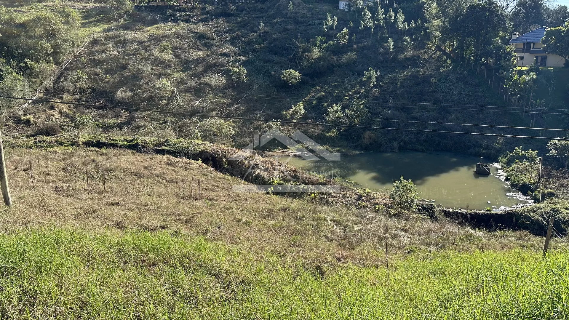 Chácara à venda às margens da BR 116 em Picada Café na Serra Gaúcha