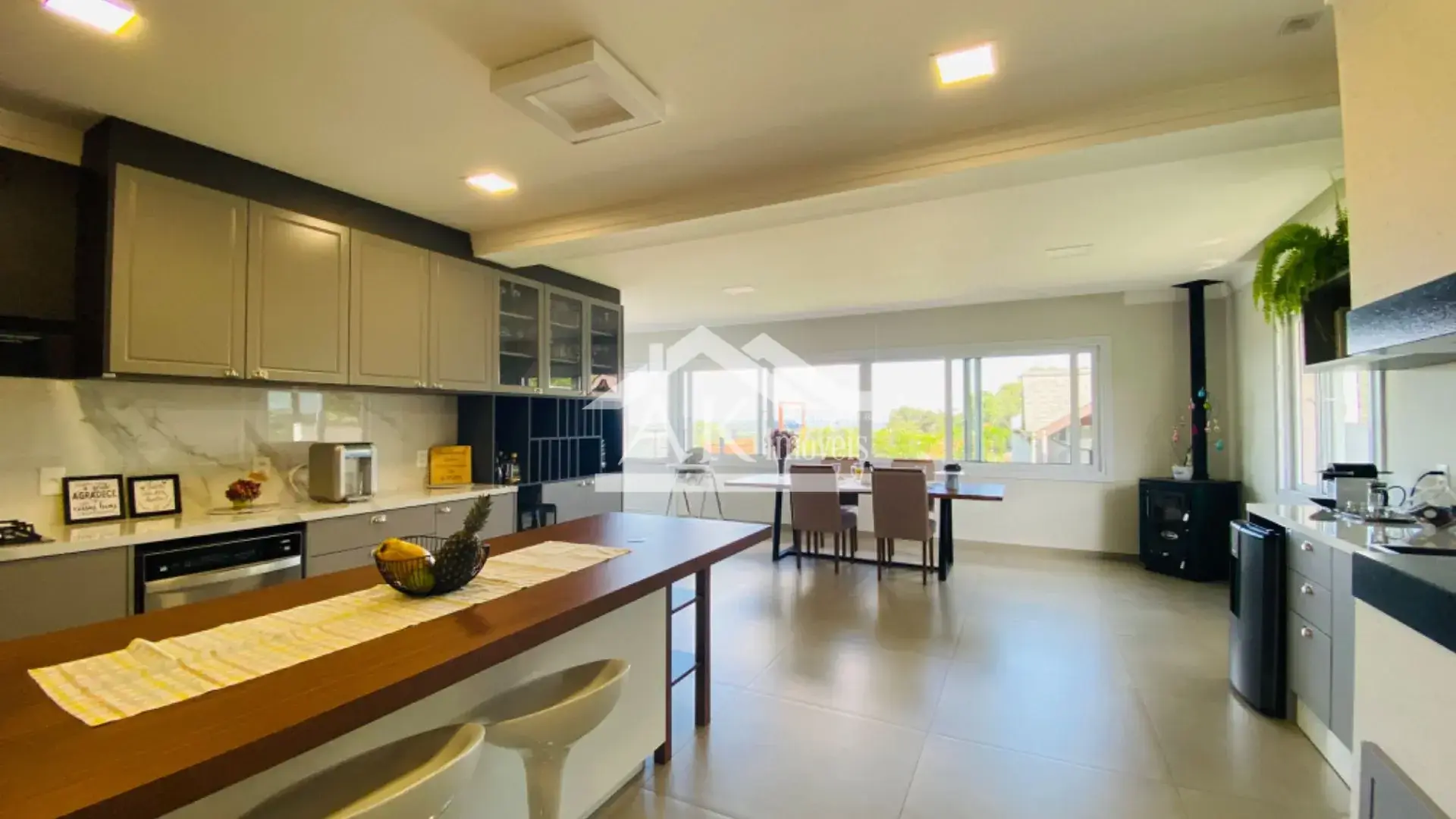 Excelente casa mobiliada e de alto padrão à venda em Nova Petrópolis, na Serra Gaúcha